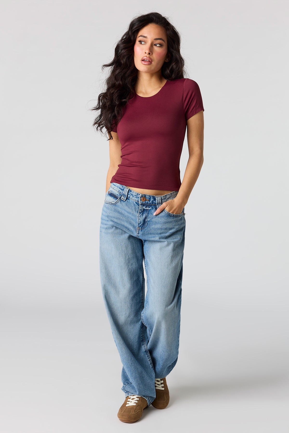 Alt View 3. Contour Crew Neck T-Shirt - Burgundy