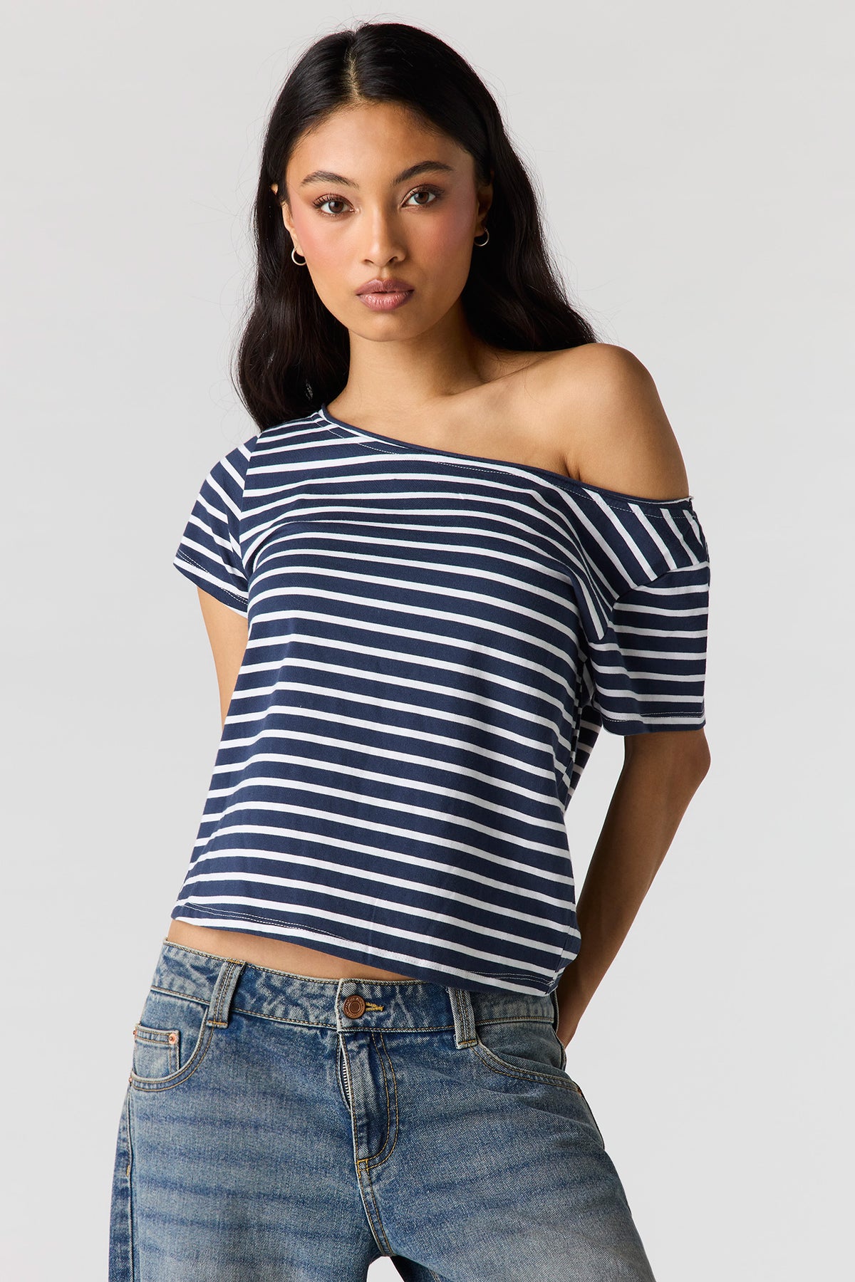 T-shirt carré rayé à épaules dénudées