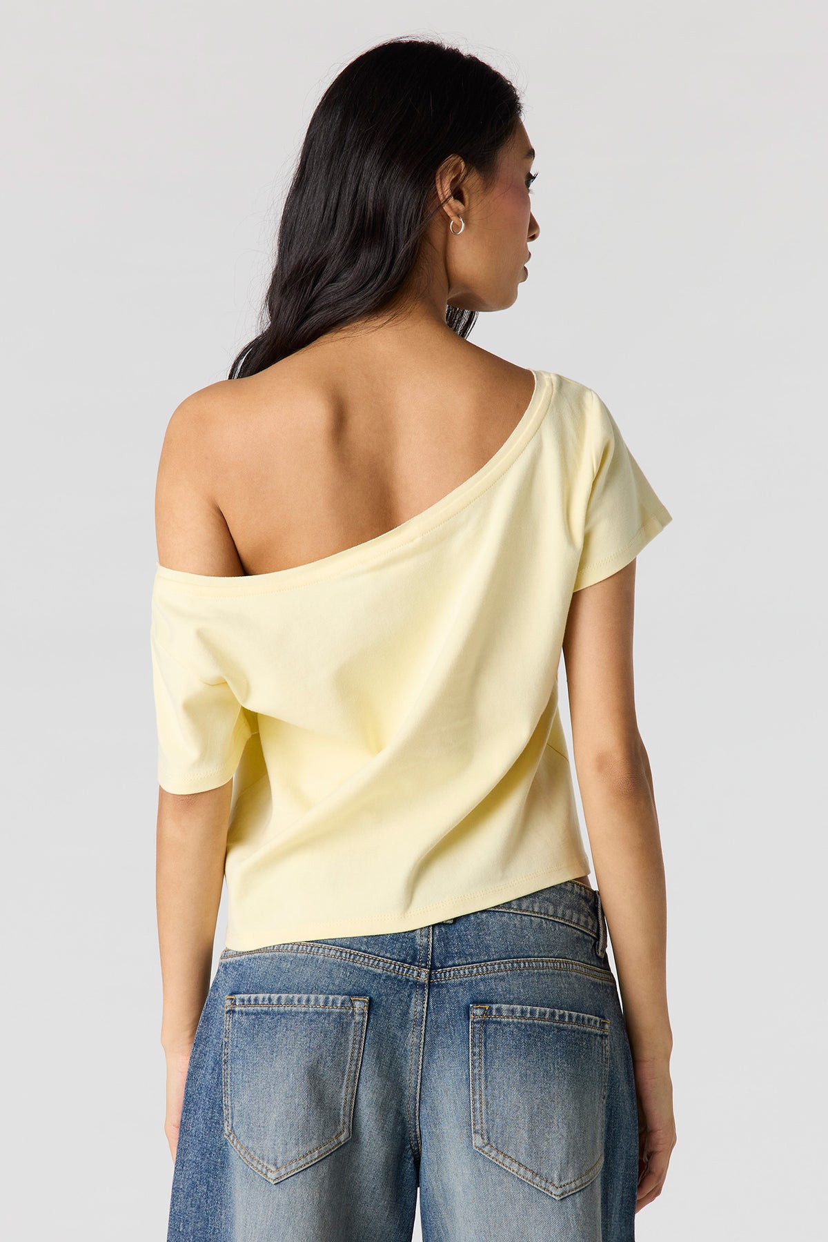 Alt View 2. Graphic Off Shoulder Boxy T-Shirt - Yellow