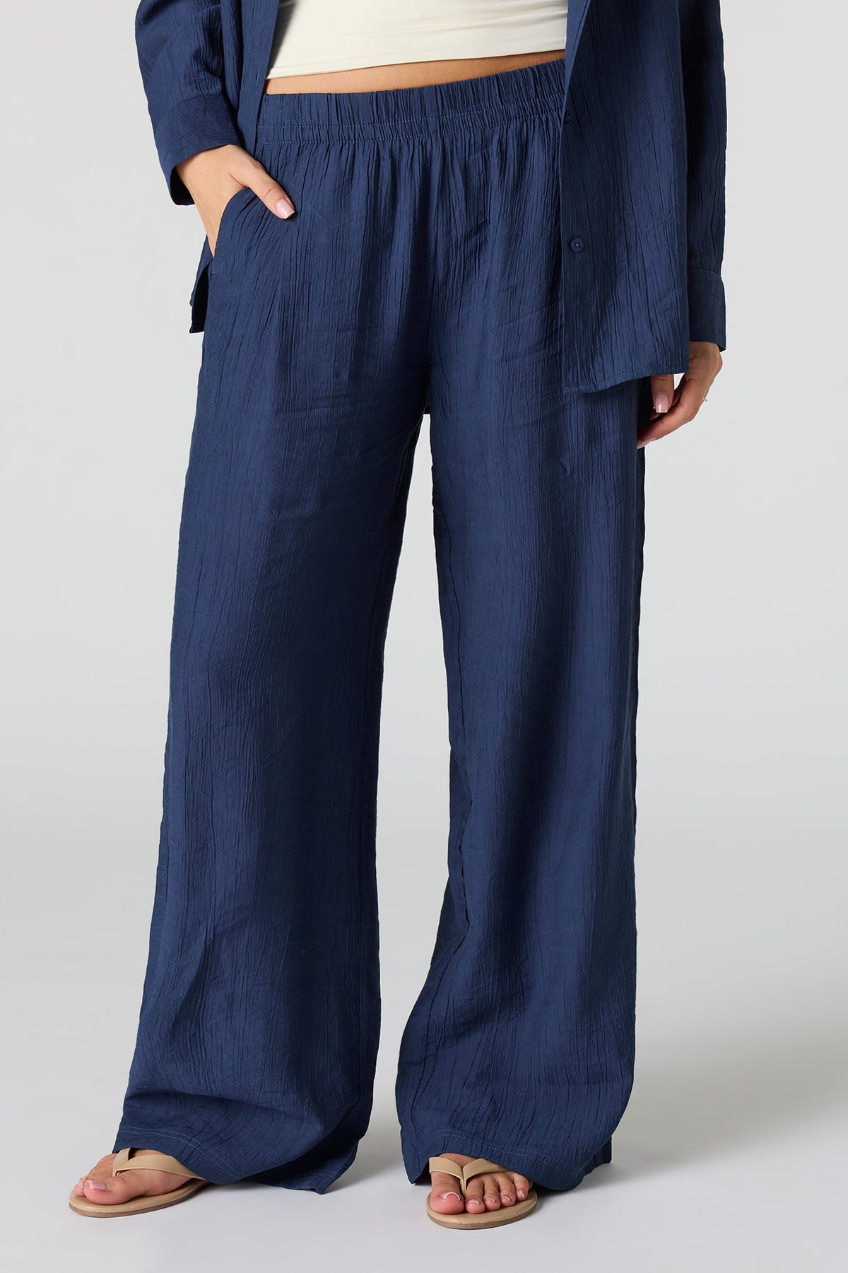 Alt View 2. Textured Flowy Wide Leg Pant - Navy
