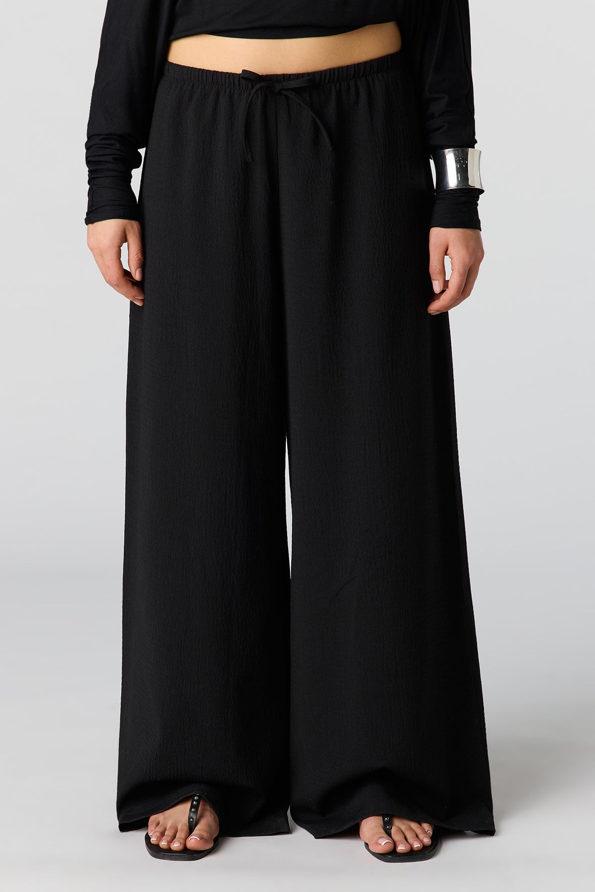 Vue alternative 2. Pantalon à jambe large texturé fluide