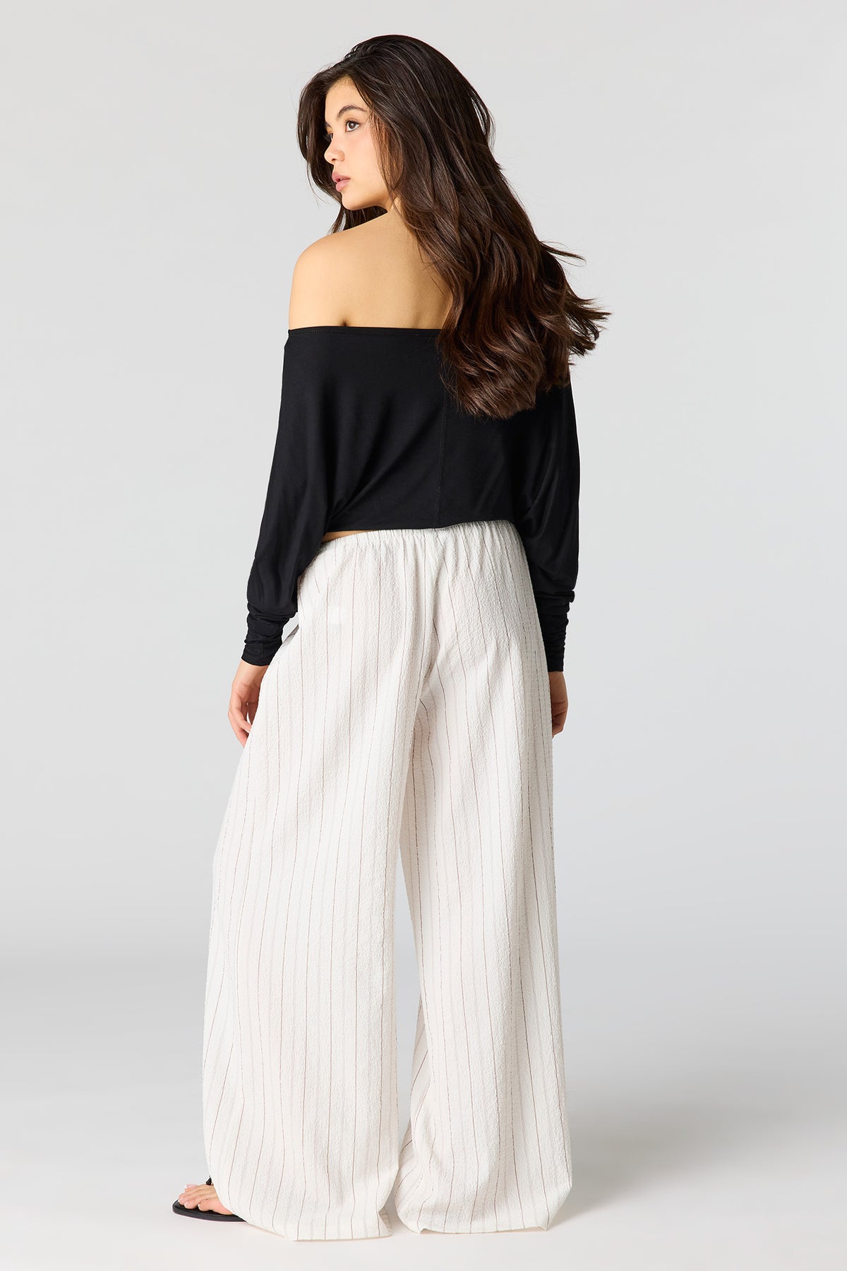 Alt View 3. Textured Flowy Wide Leg Pant - Off White