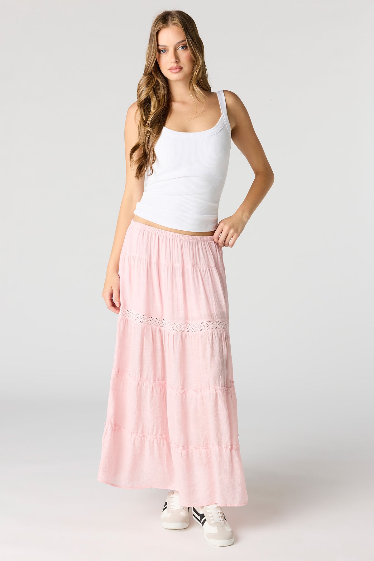 Jupe maxi volantée avec détails crochetés et fente