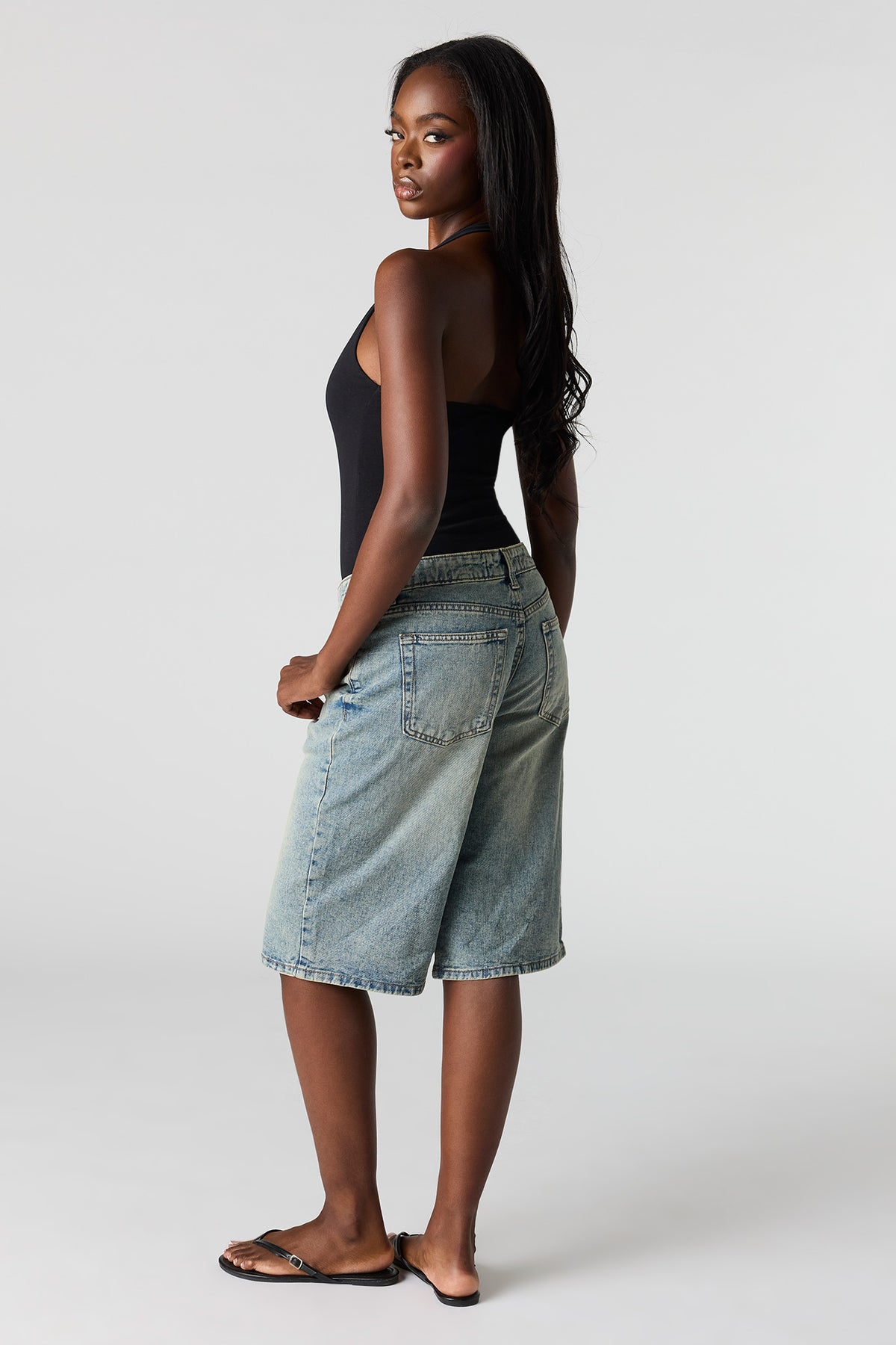Vue alternative 3. Jort délavé moyen vintage à taille basse 13 po