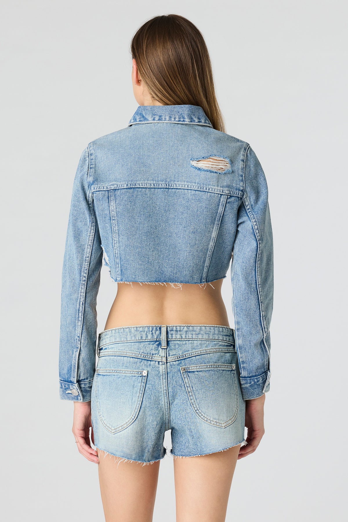 Vue alternative 2. Short en denim à taille basse avec empiècement
