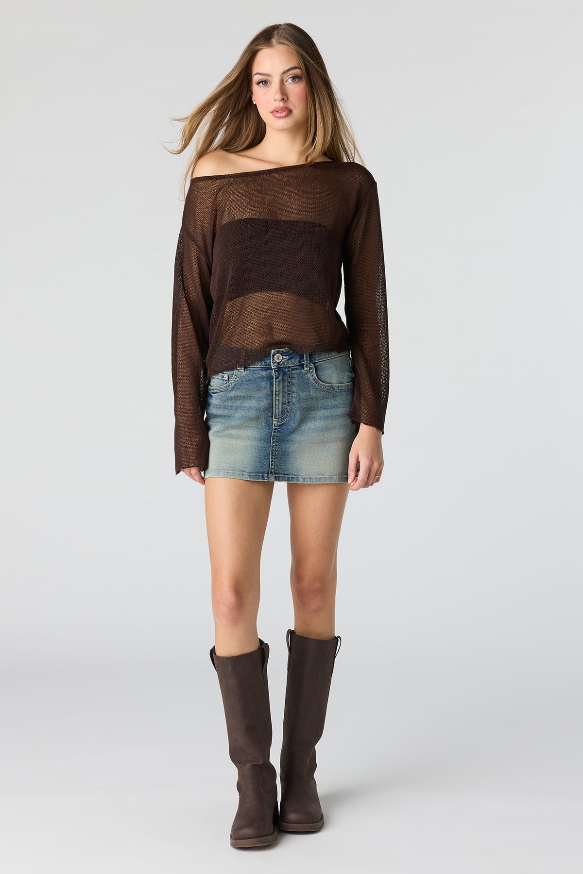 Vue alternative 6. Microjupe-short en denim à taille basse