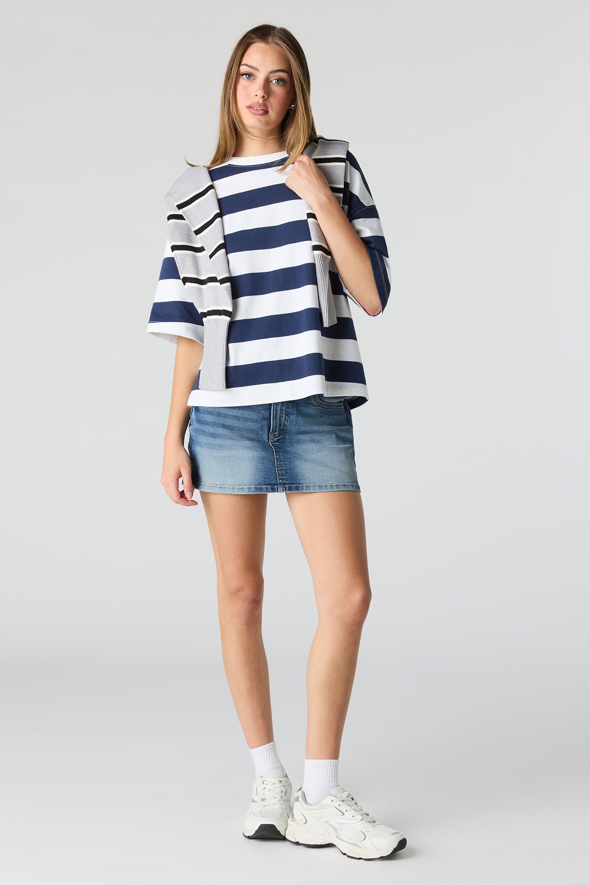 Alt View 3. Low Rise Denim Micro Skort - Denim Blue