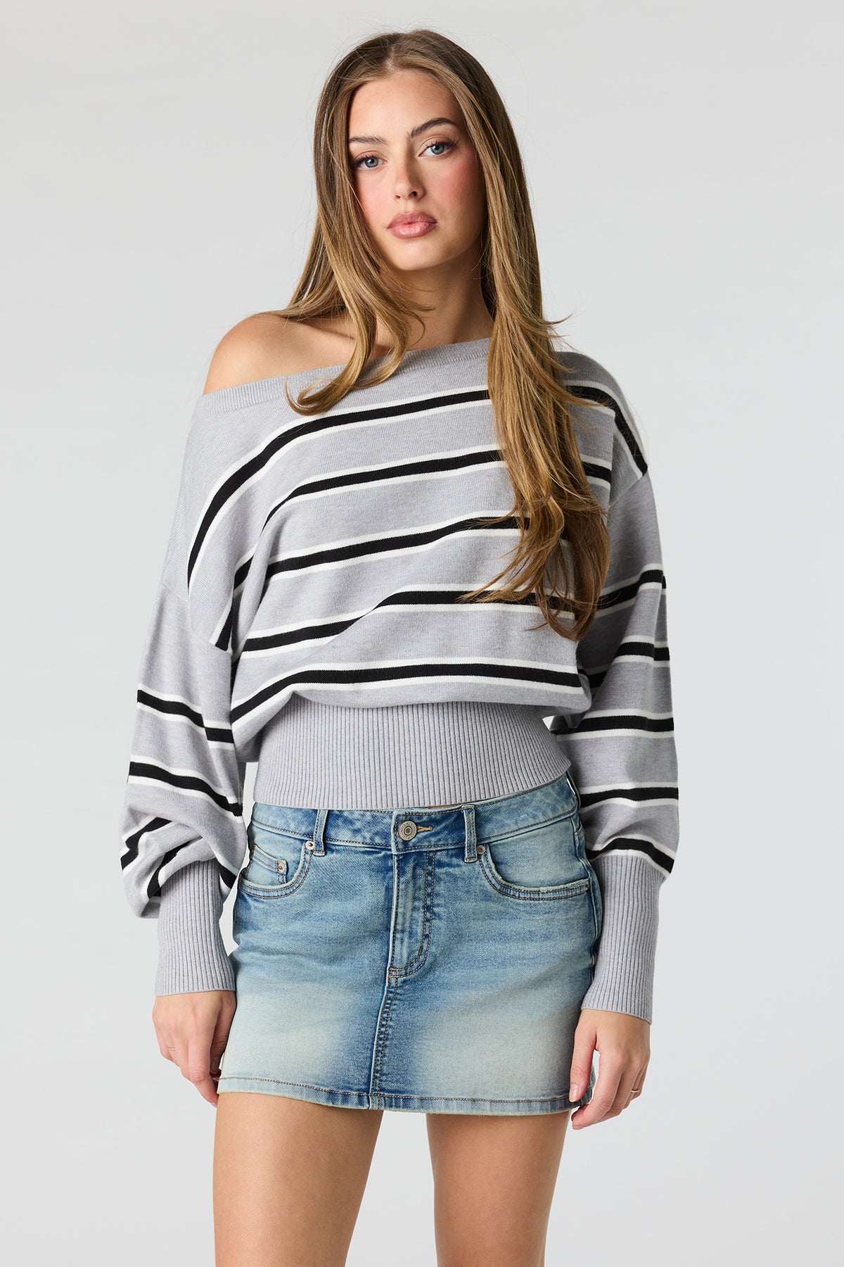Microjupe-short en denim noir à taille basse
