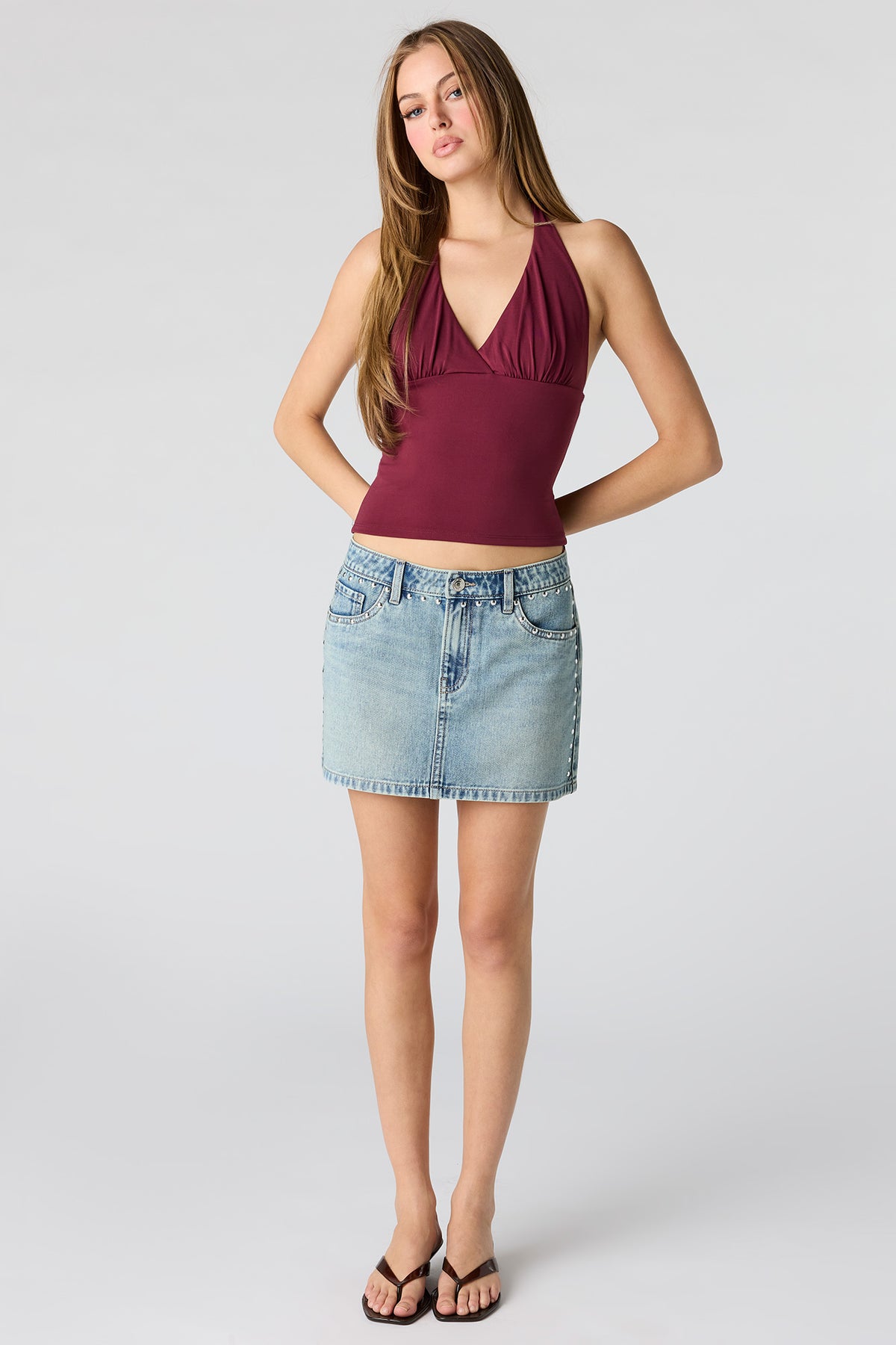 Vue alternative 3. Minijupe en denim clouté