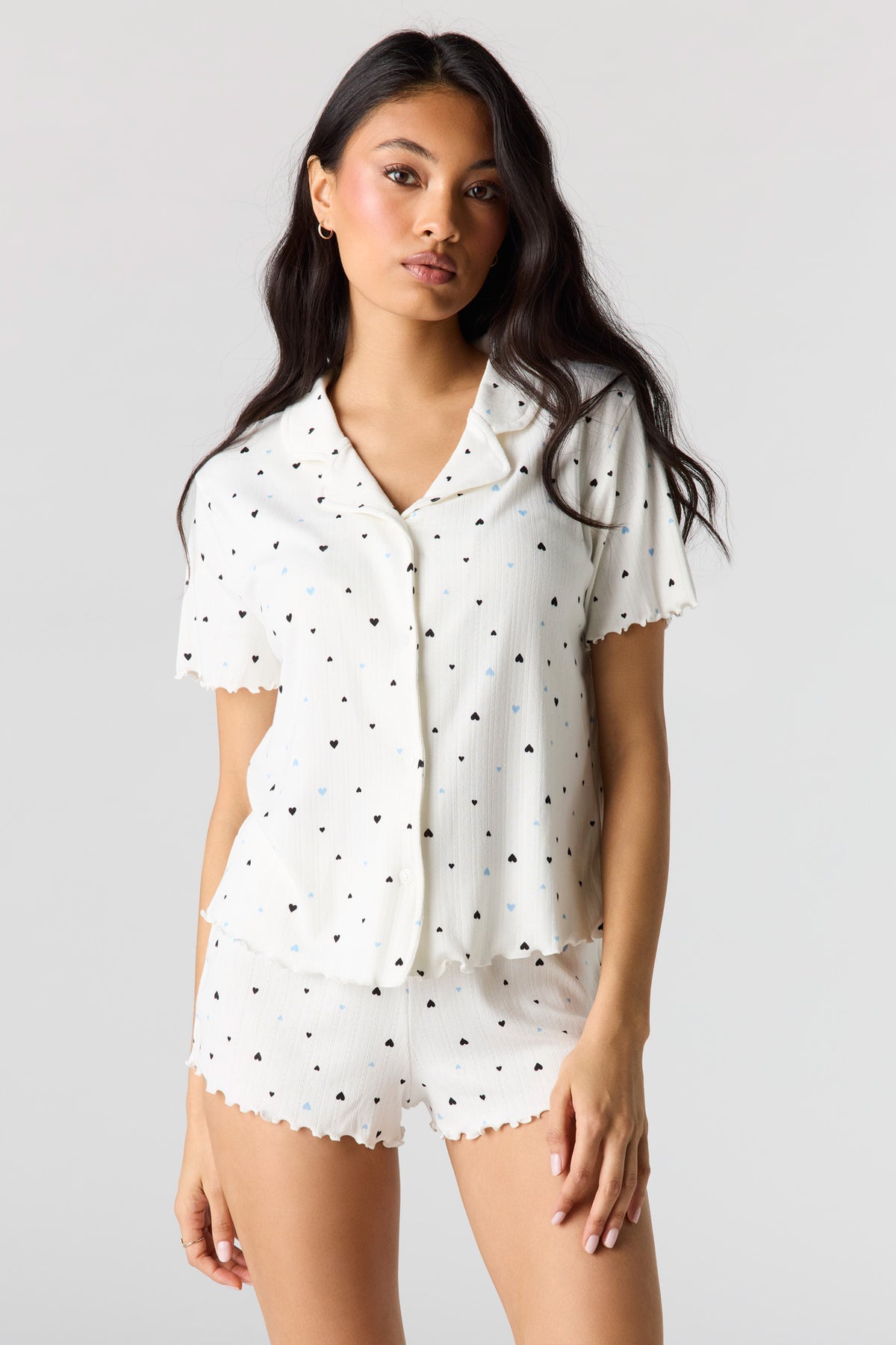 Ensemble pyjama avec haut boutonné en pointelle et short