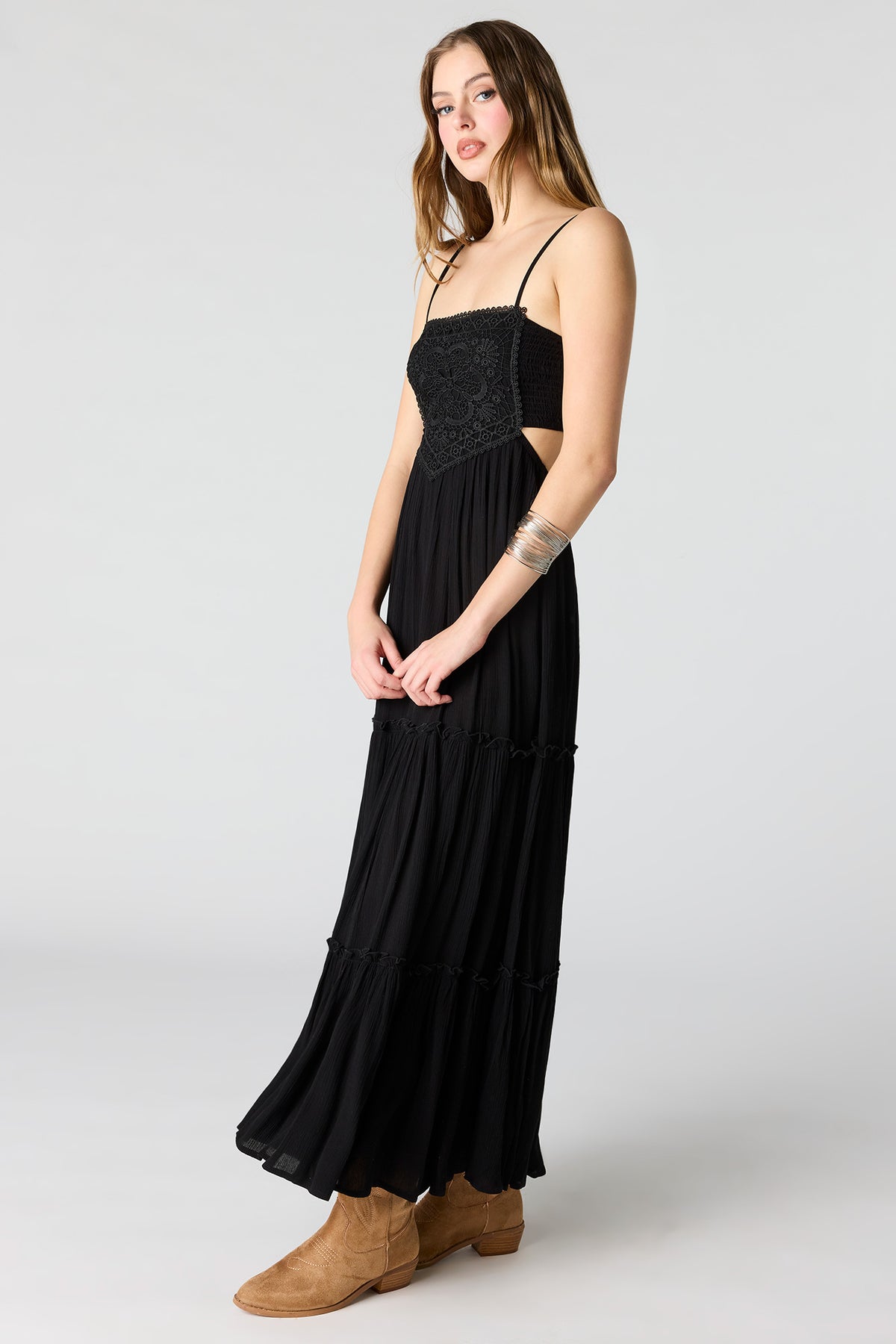 Vue alternative 2. Robe midi volantée texturée