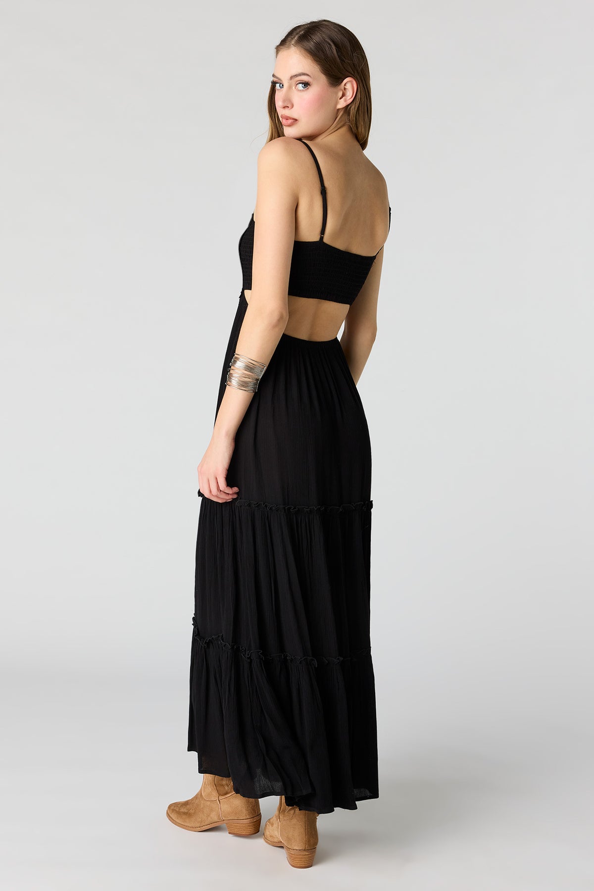 Vue alternative 3. Robe midi volantée texturée