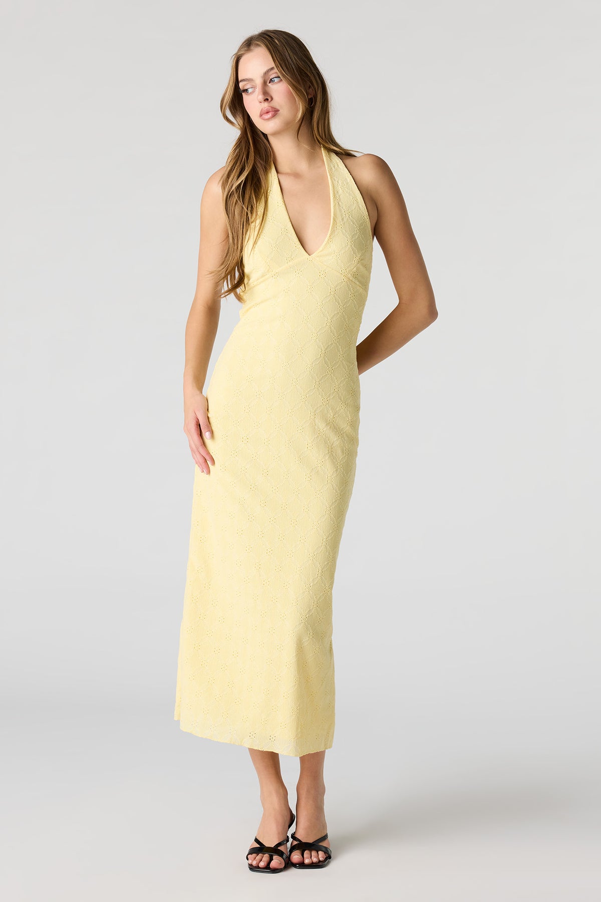 Vue alternative 4. Robe bain-de-soleil midi texturée sans soutien-gorge intégré