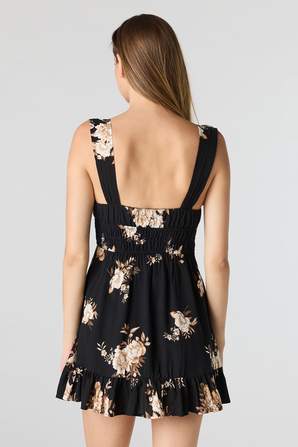 Vue alternative 2. Minirobe imprimée à encolure dégagée