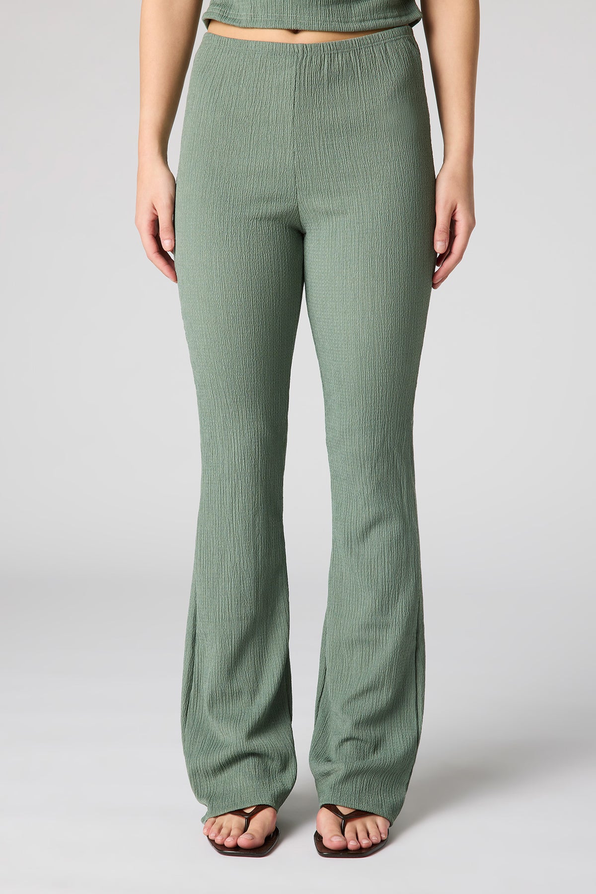 Vue alternative 2. Pantalon texturé