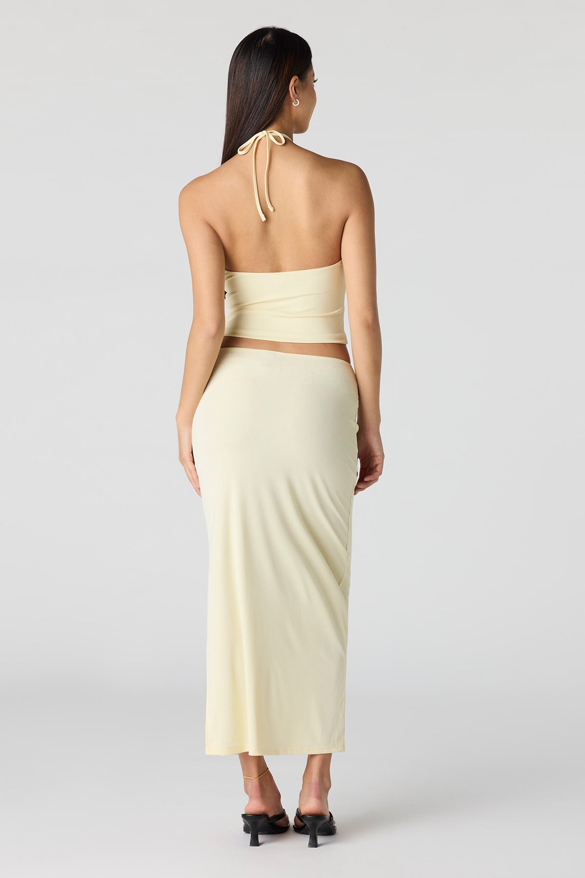 Vue alternative 2. Jupe midi en tricot avec ceinture