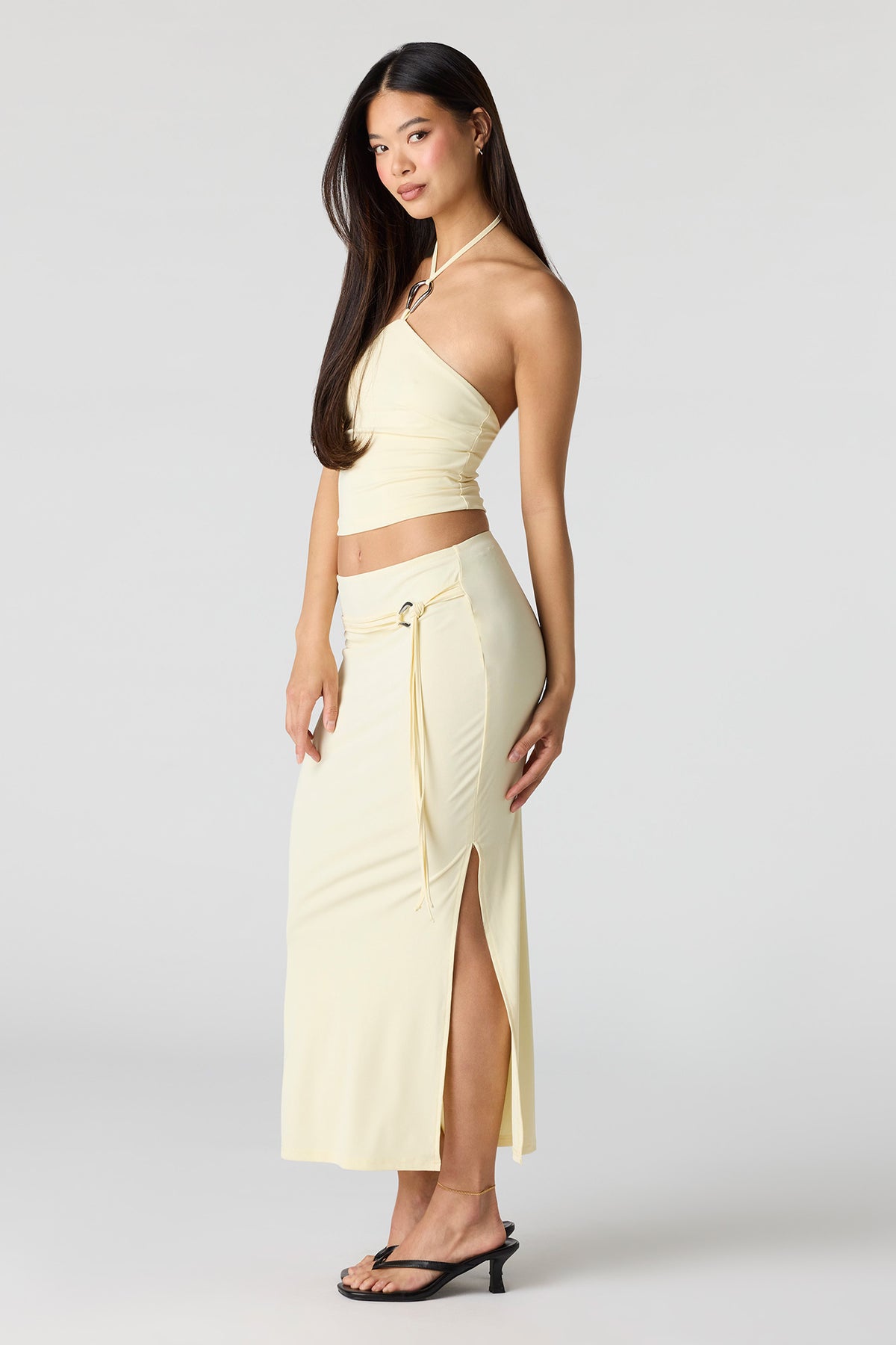 Vue alternative 3. Jupe midi en tricot avec ceinture