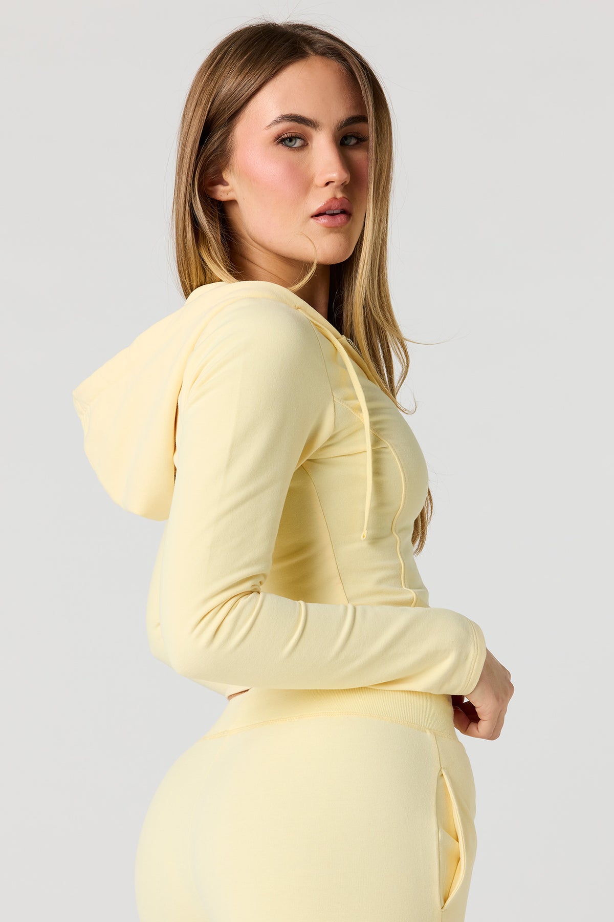 Vue alternative 2. Haut à capuchon Active en tissu bouclé avec fermeture à glissière