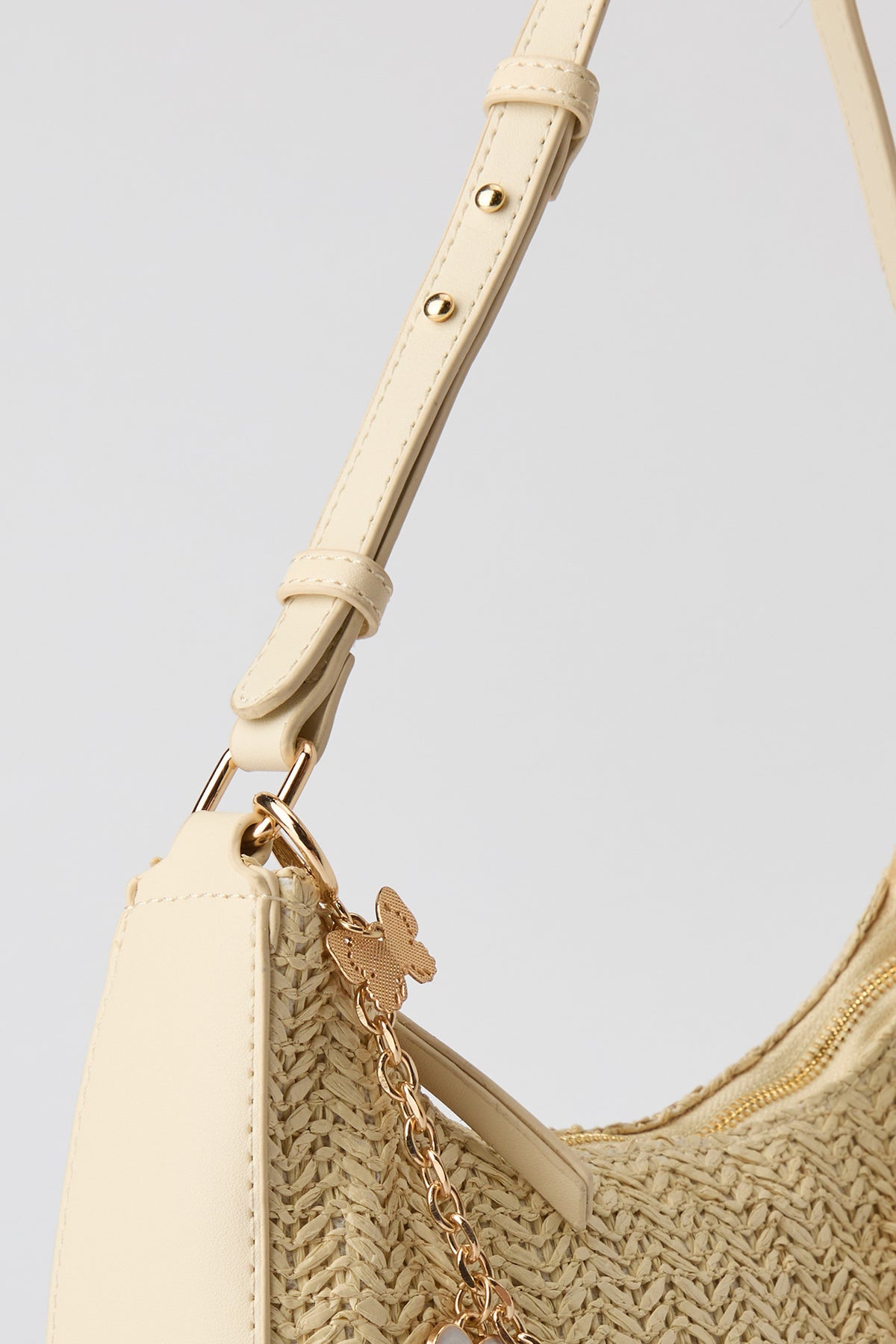 Alt View 4. Raffia Charm Shoulder Bag - Natural