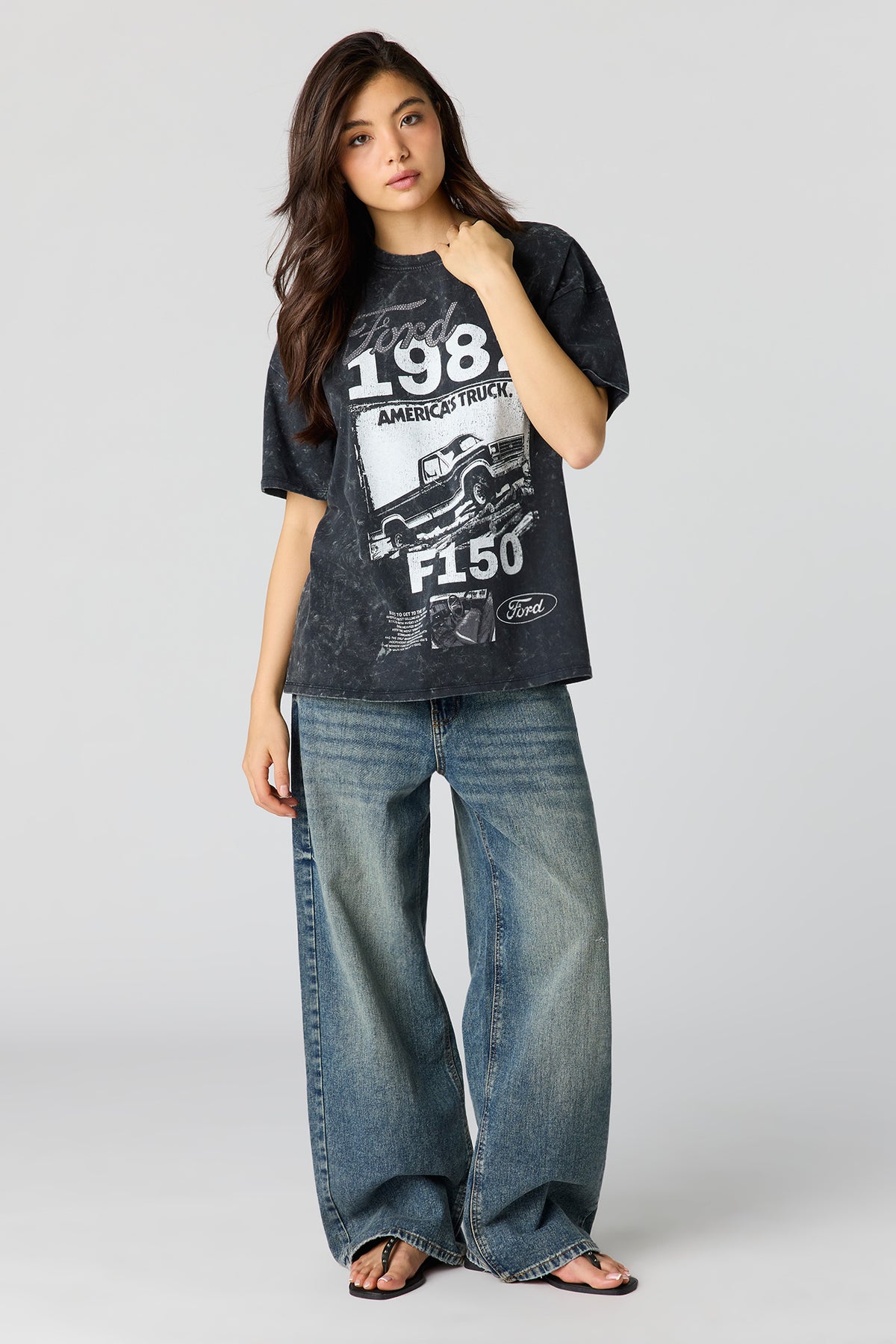 Alt View 3. Ford Rhinestone Graphic T-Shirt - Charcoal