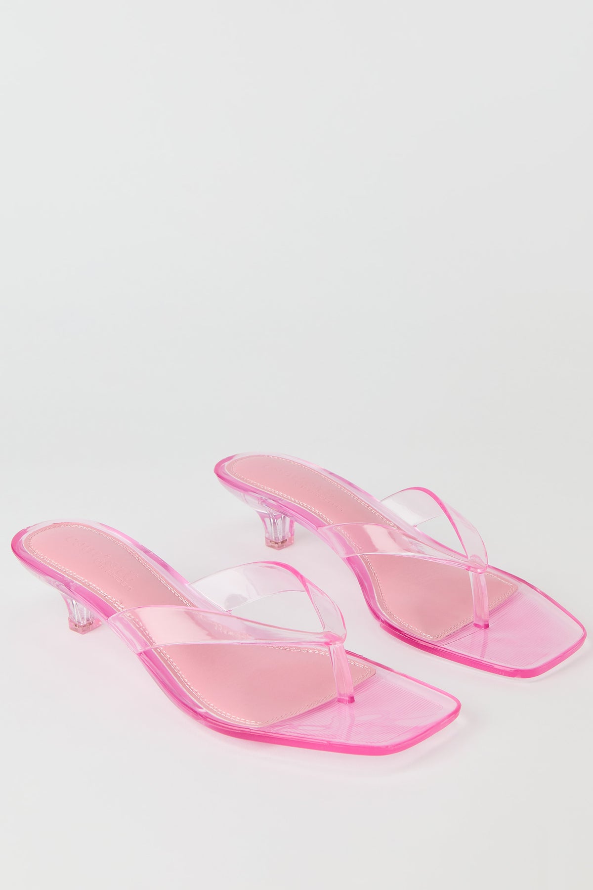 Vue alternative 2. Sandales à talons bobine en gelée