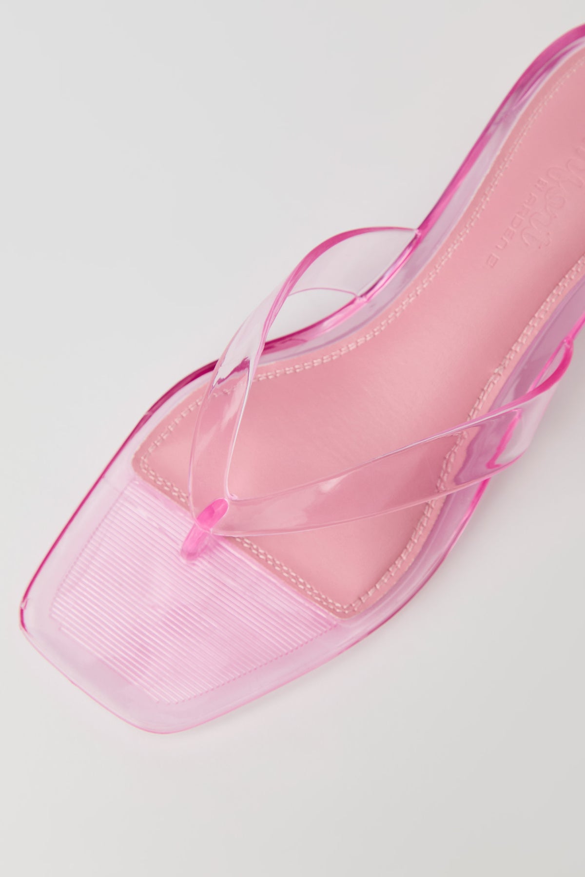 Vue alternative 3. Sandales à talons bobine en gelée