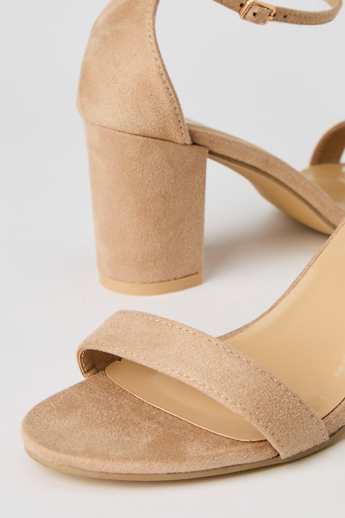 Alt View 4. Banded Block Heel - Natural