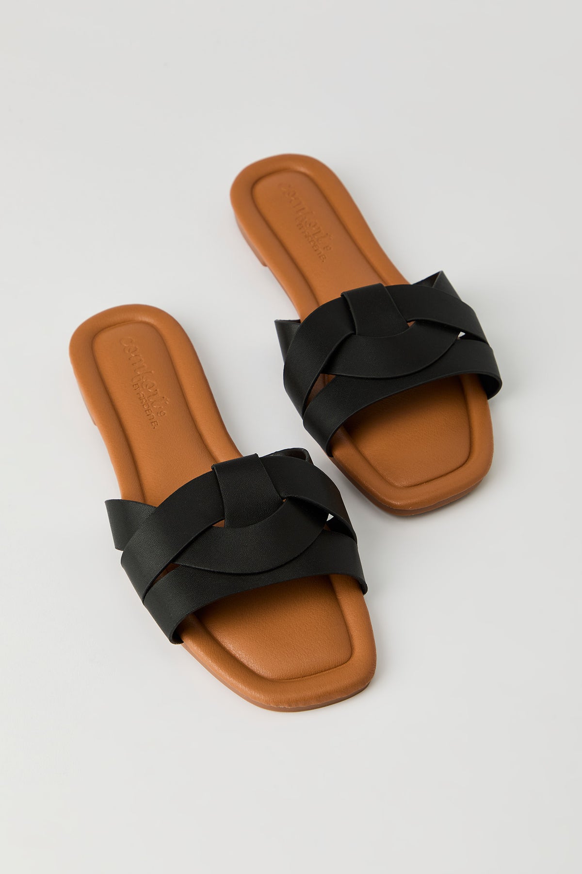 Vue alternative 2. Sandales avec bandes tissées