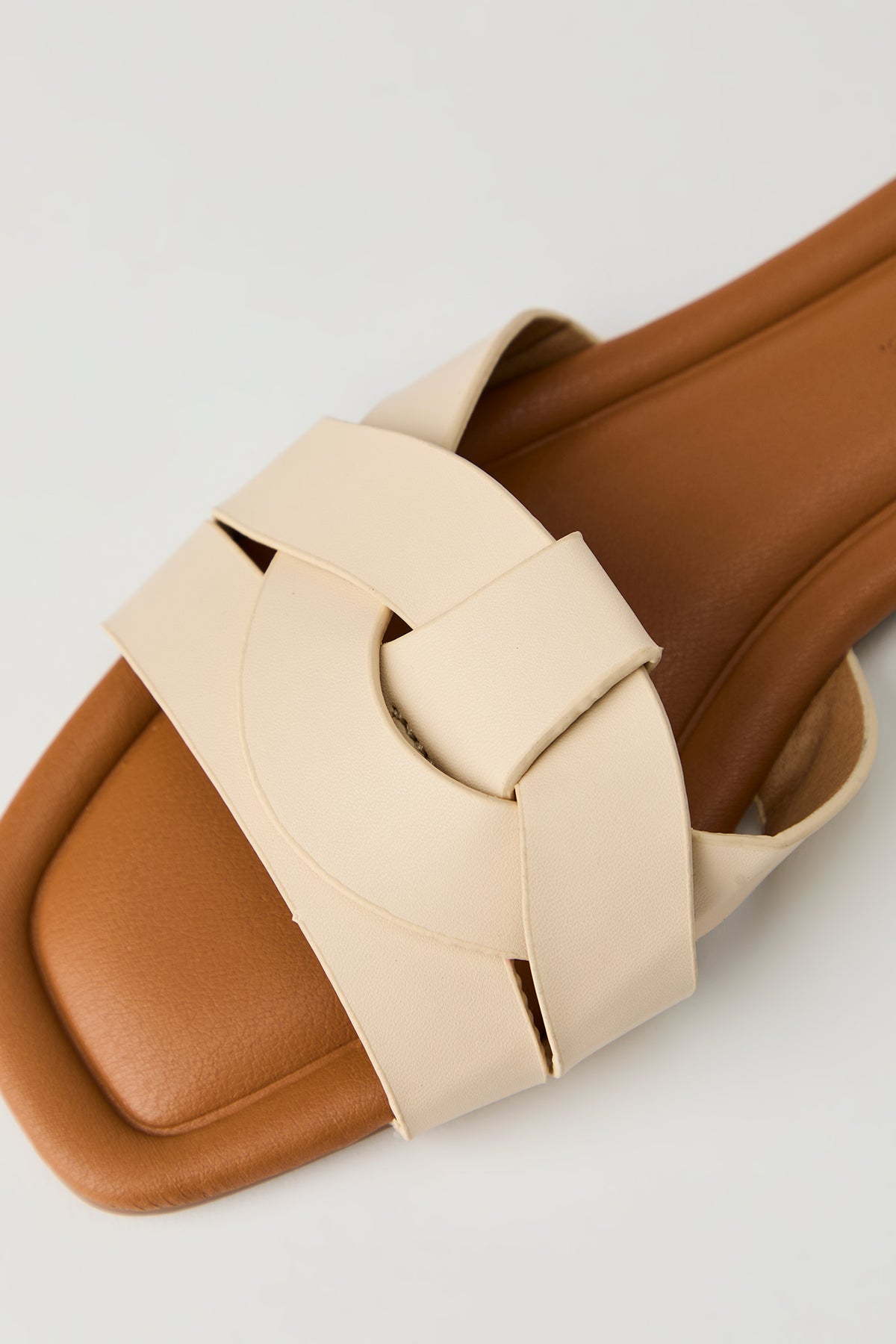 Alt View 3. Weaved Band Sandal - Ivory