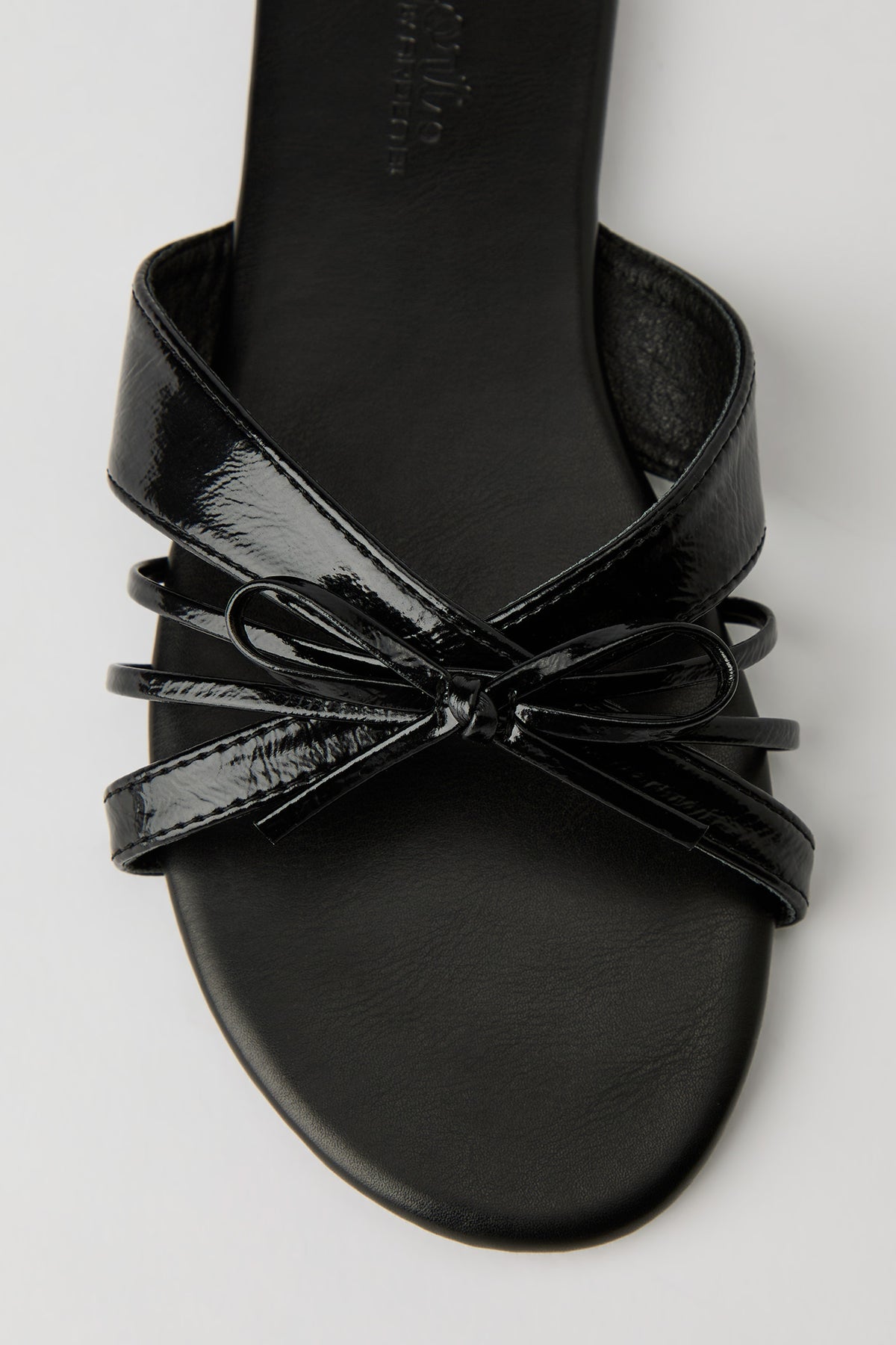 Vue alternative 3. Sandales avec brides et boucles