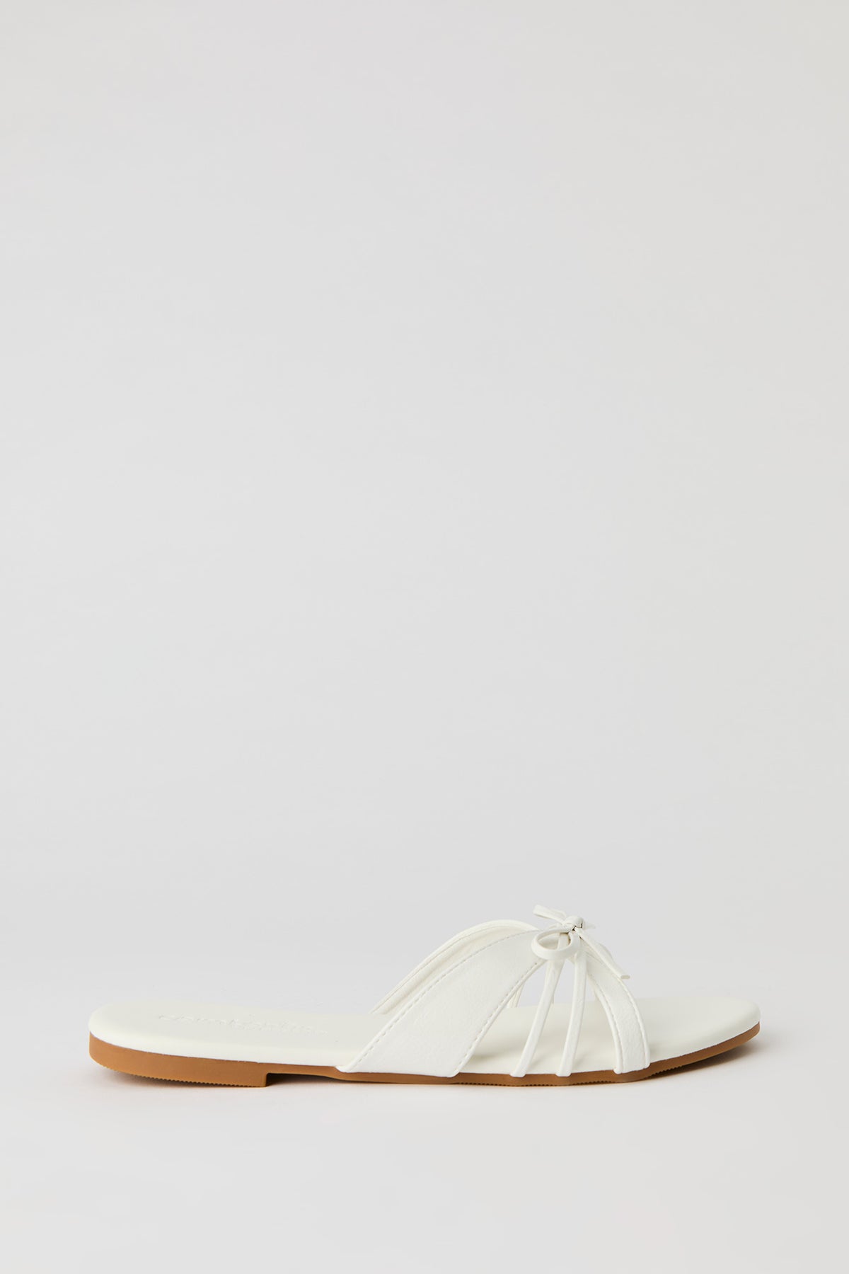 Sandales avec brides et boucles