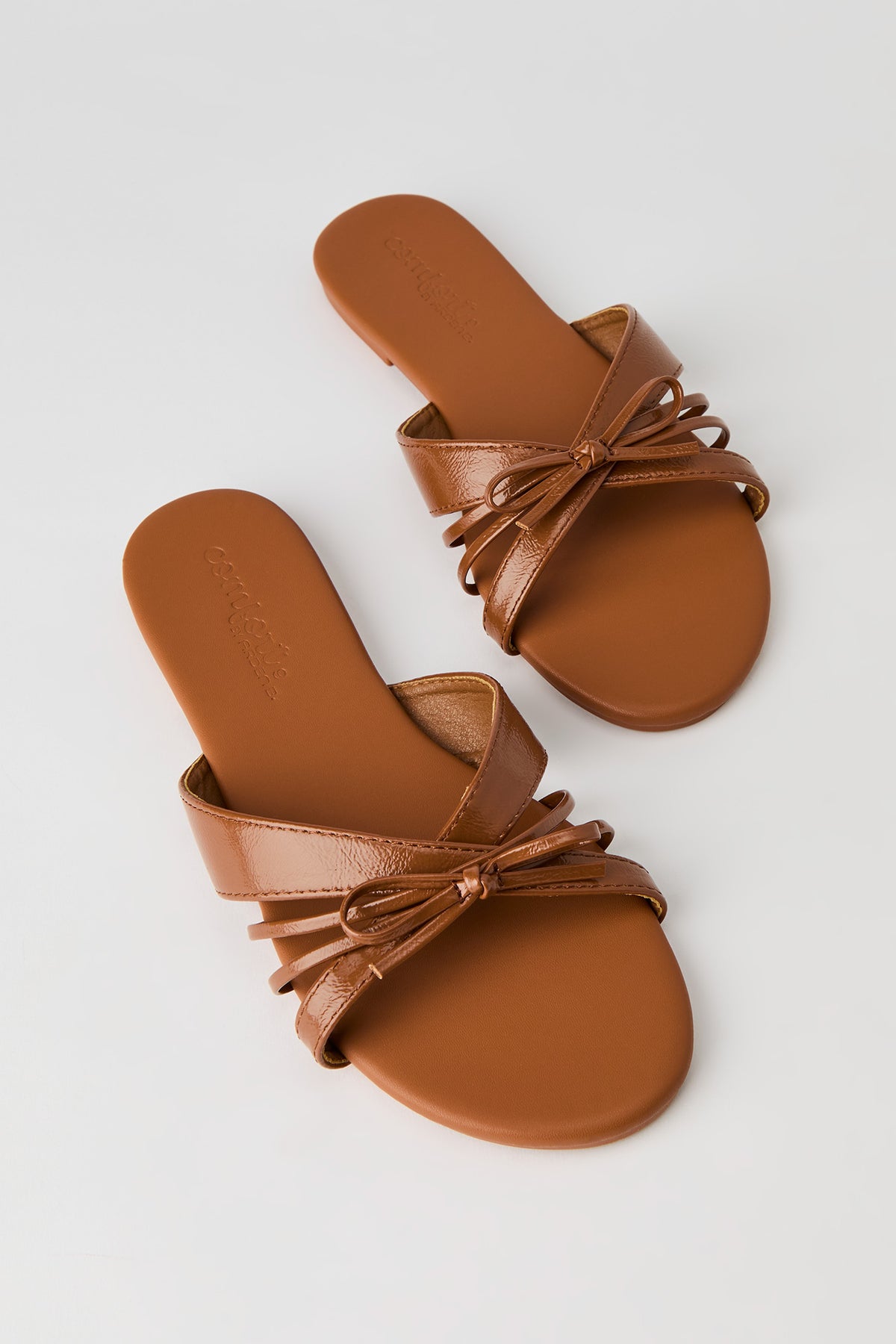 Vue alternative 2. Sandales avec brides et boucles