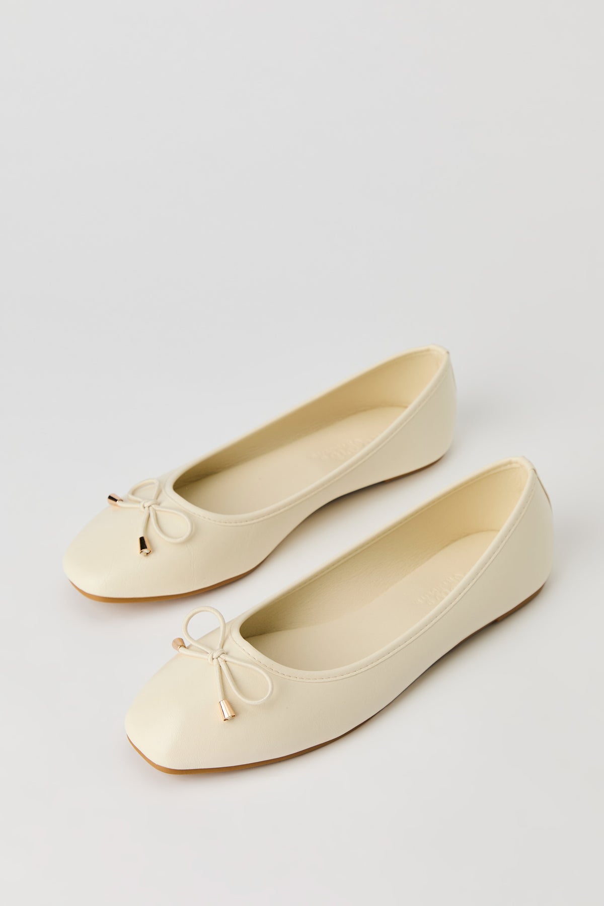 Alt View 2. Bow Ballet Flat - Ivory