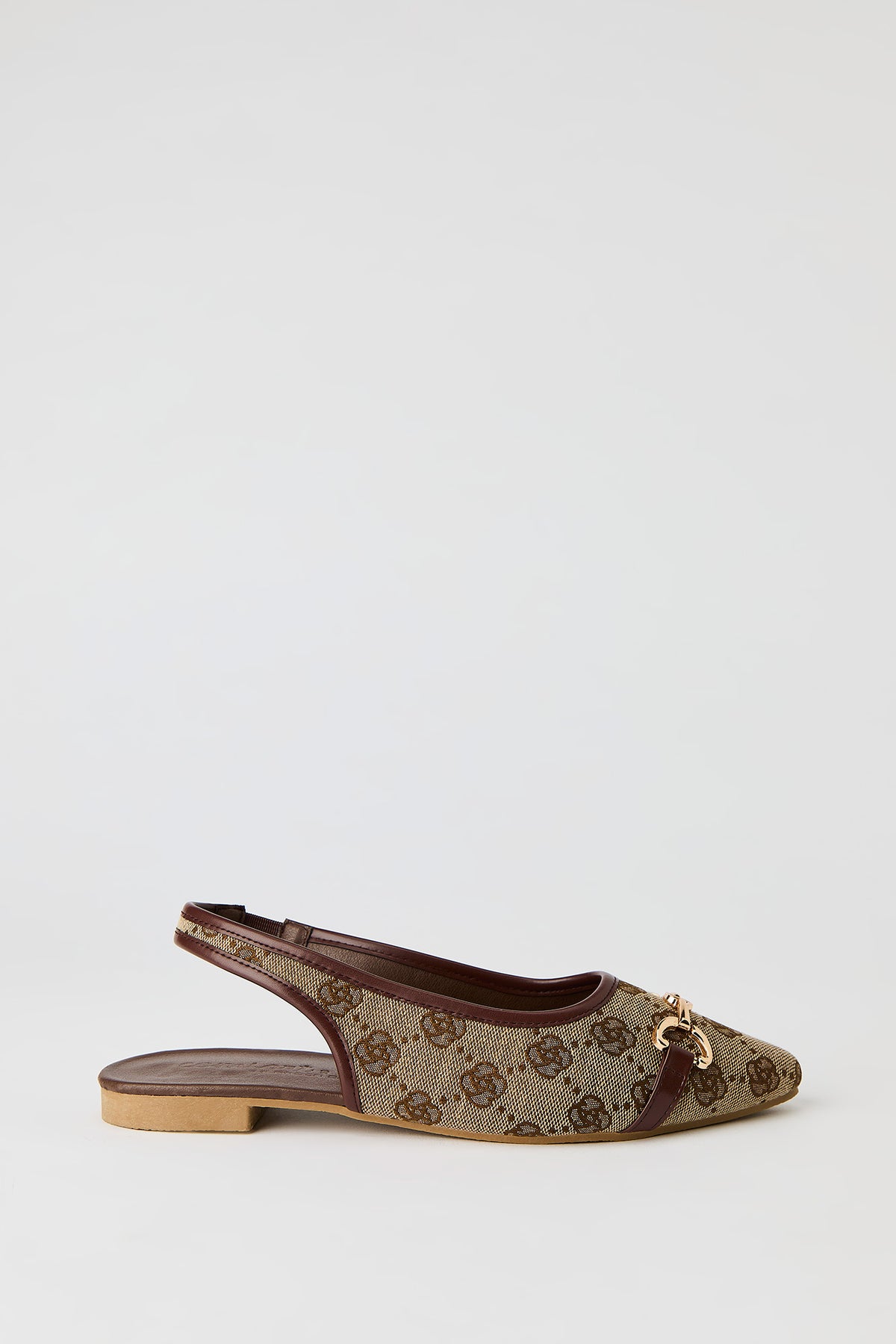 Souliers plats avec bridons à motif