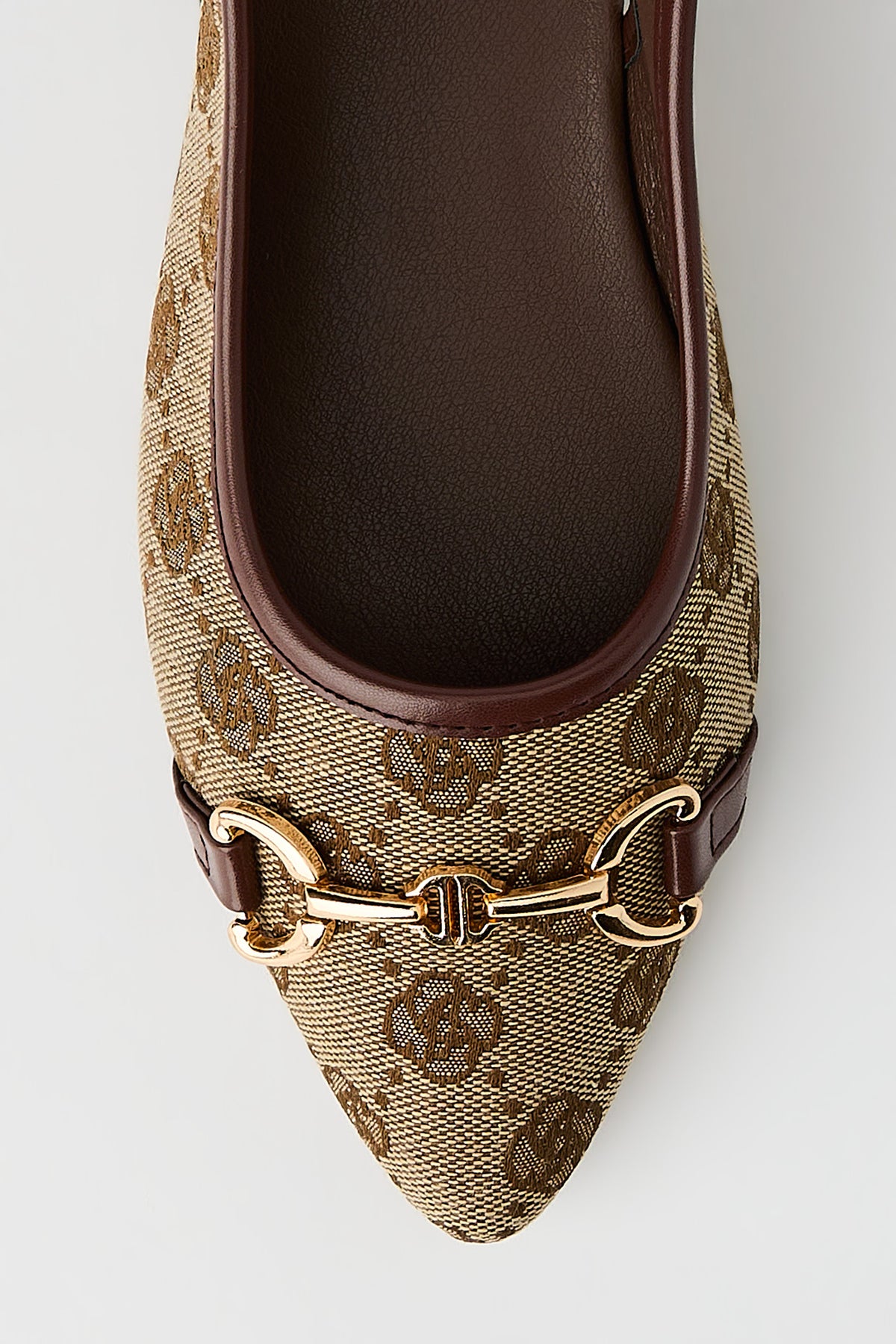 Vue alternative 3. Souliers plats avec bridons à motif