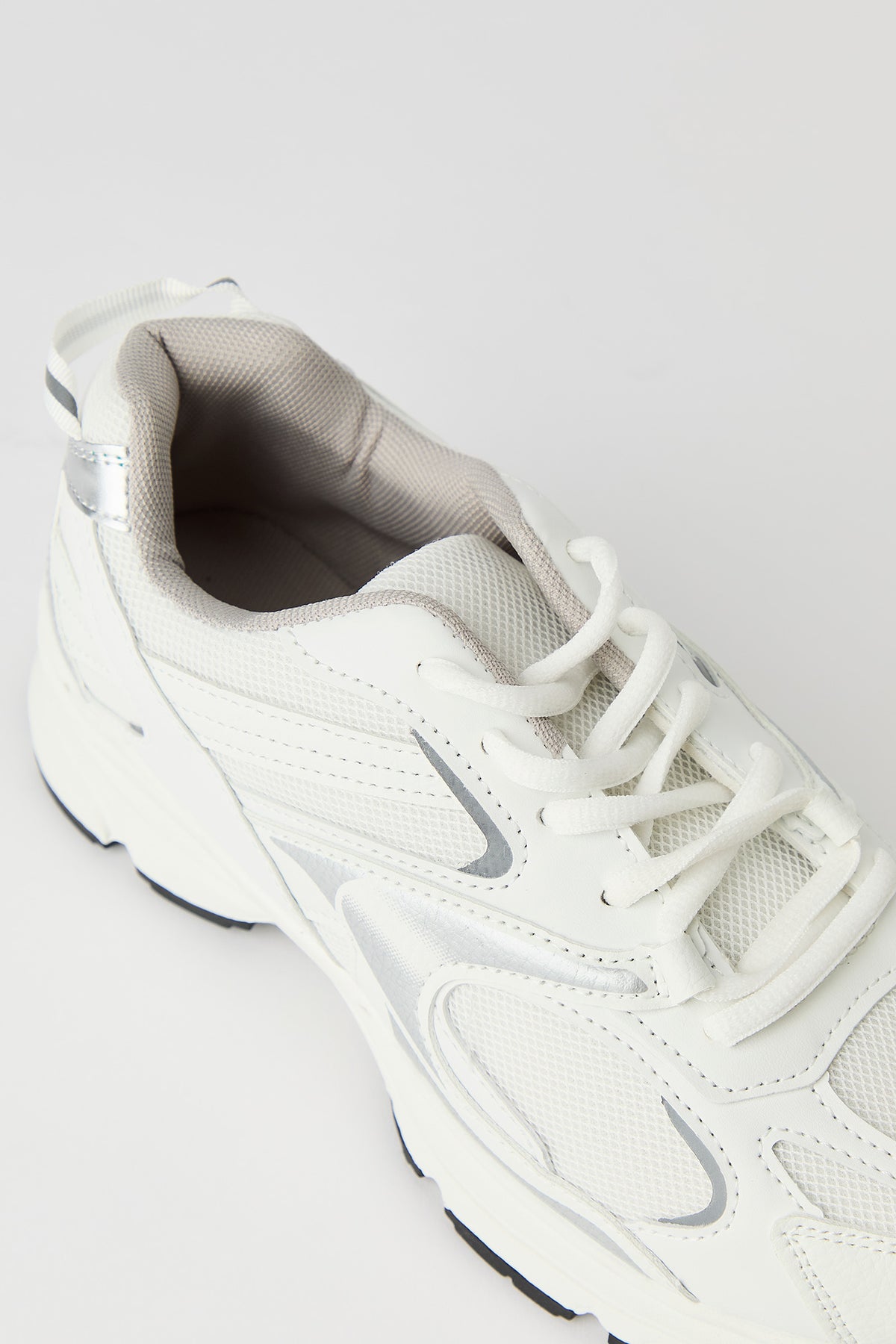 Alt View 3. Mesh Running Shoe - White