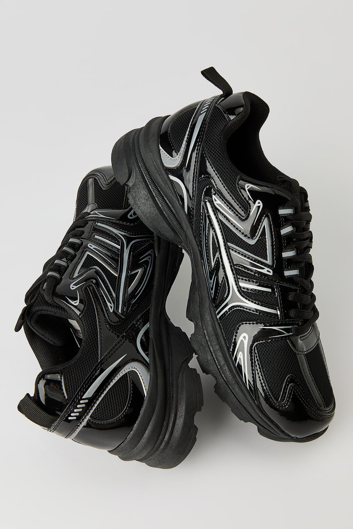 Alt View 4. Metallic Trim Sneaker - Black