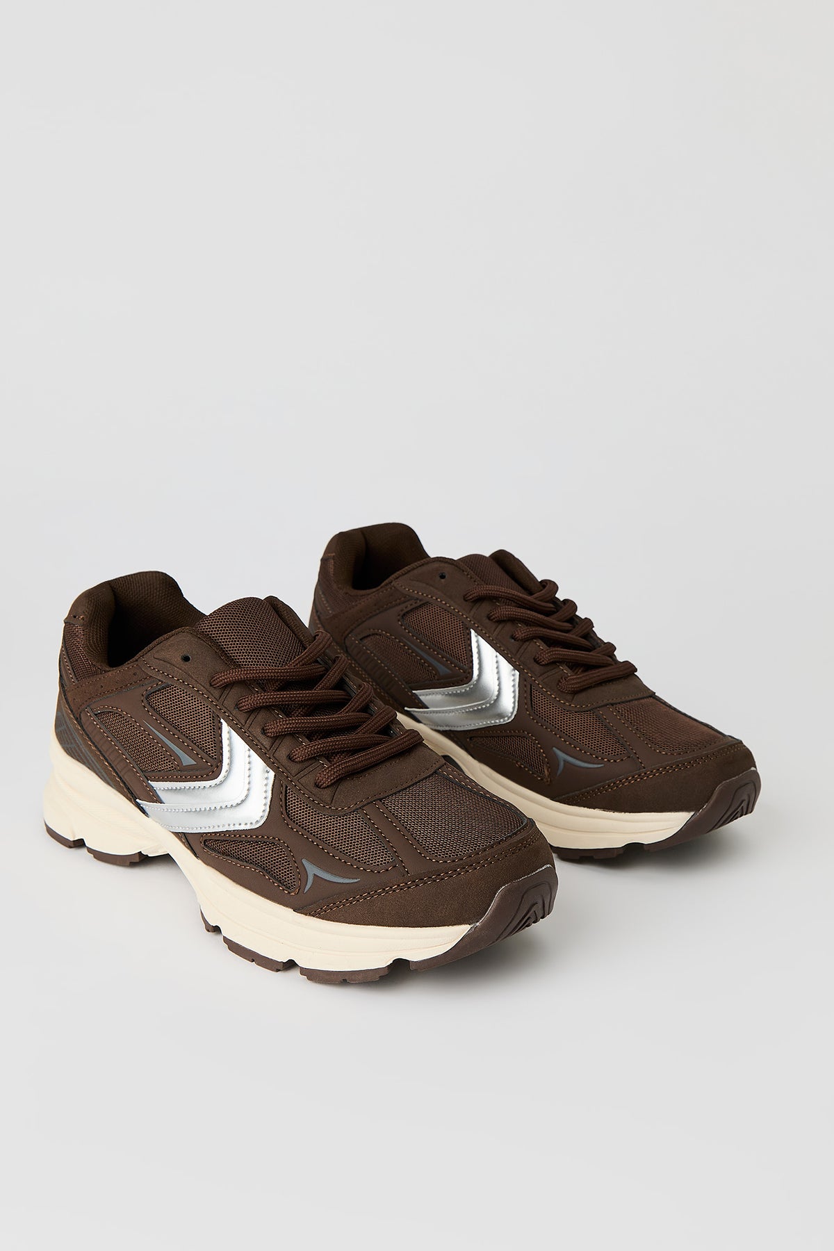 Vue alternative 2. Espadrilles en filet métallisé
