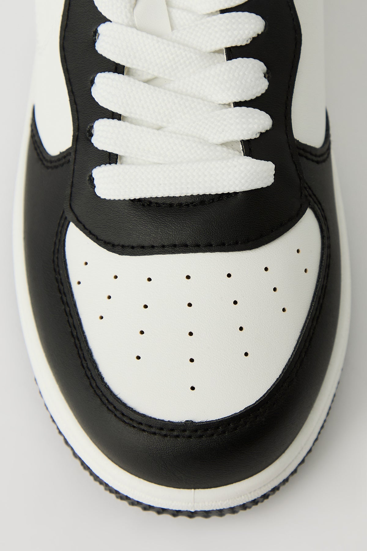 Alt View 3. Platform Sneaker - Black with White