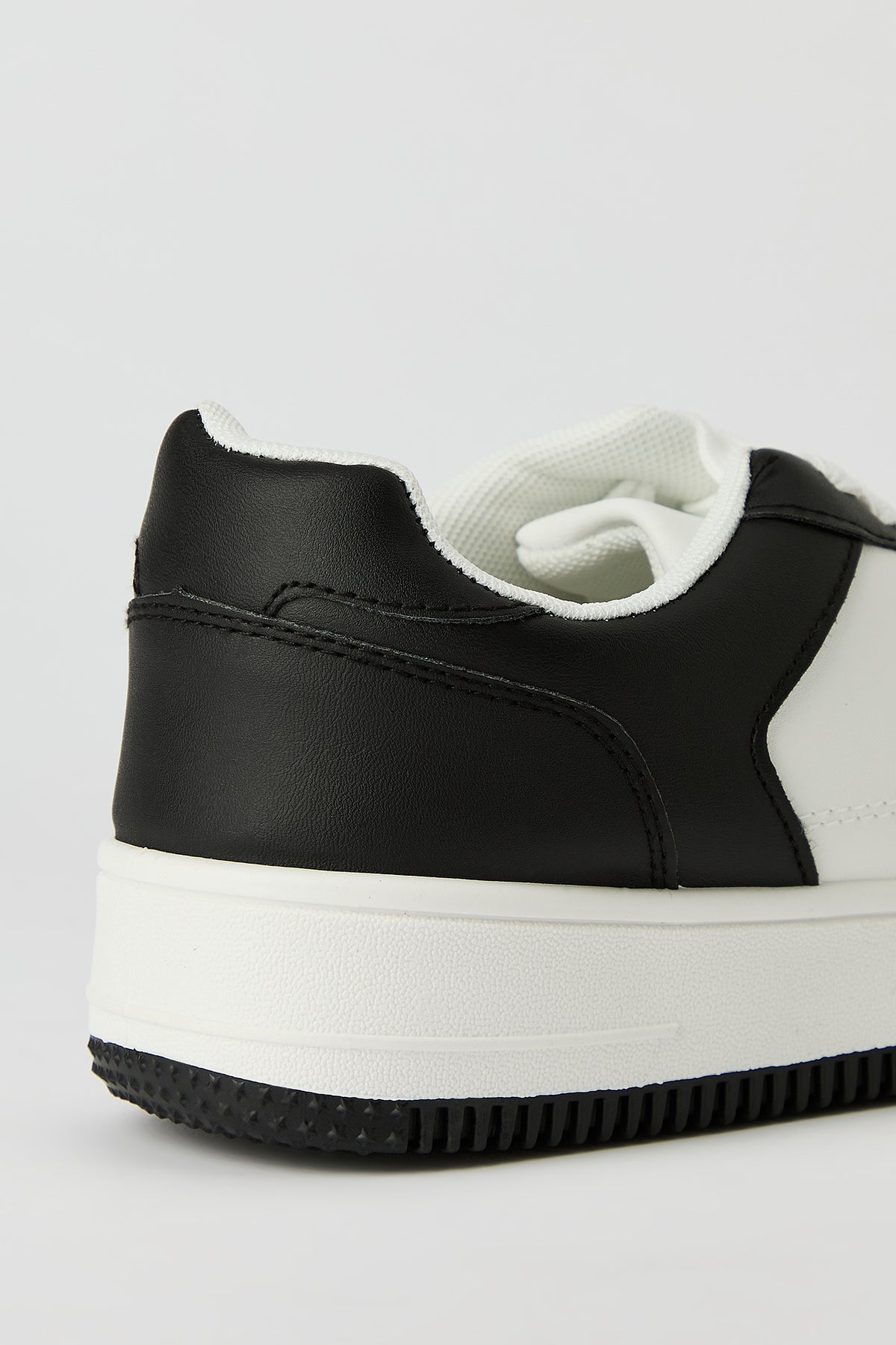 Alt View 4. Platform Sneaker - Black with White