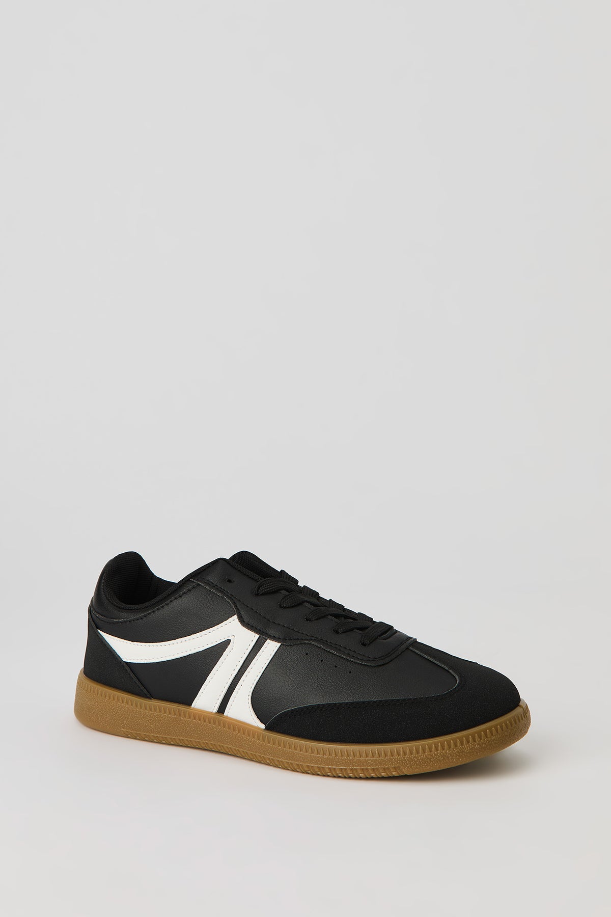 Alt View 2. Retro Sneaker - Black