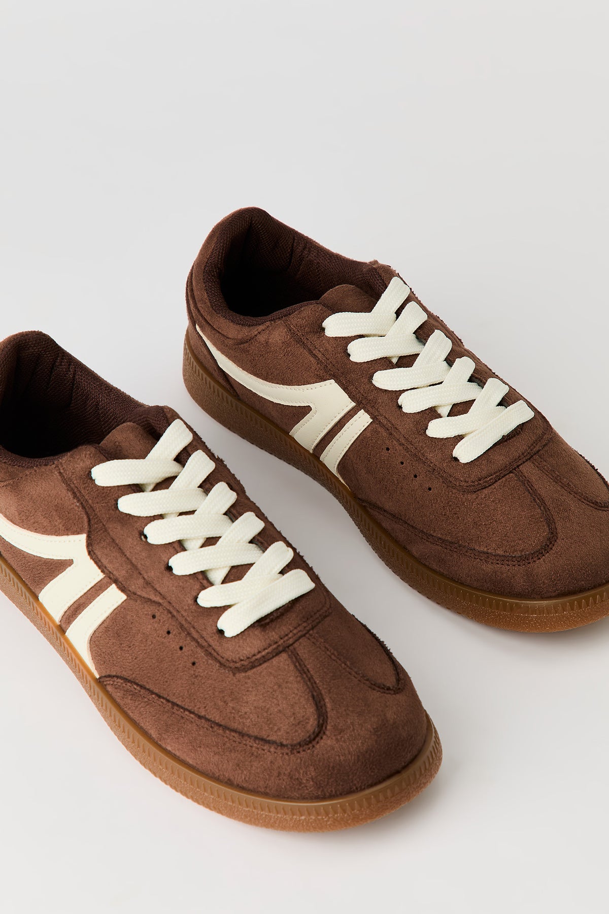 Alt View 4. Retro Sneaker - Brown
