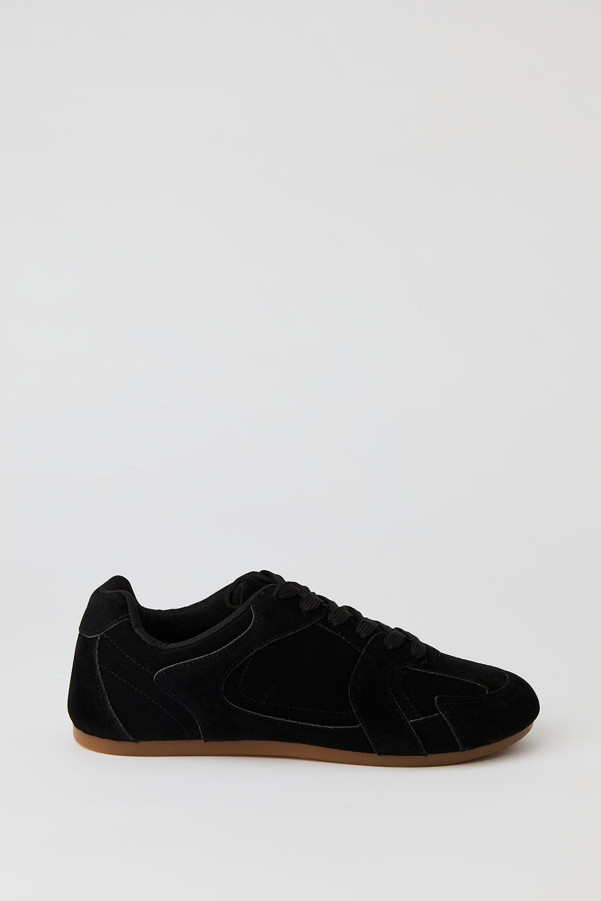 Retro Sneaker - Black