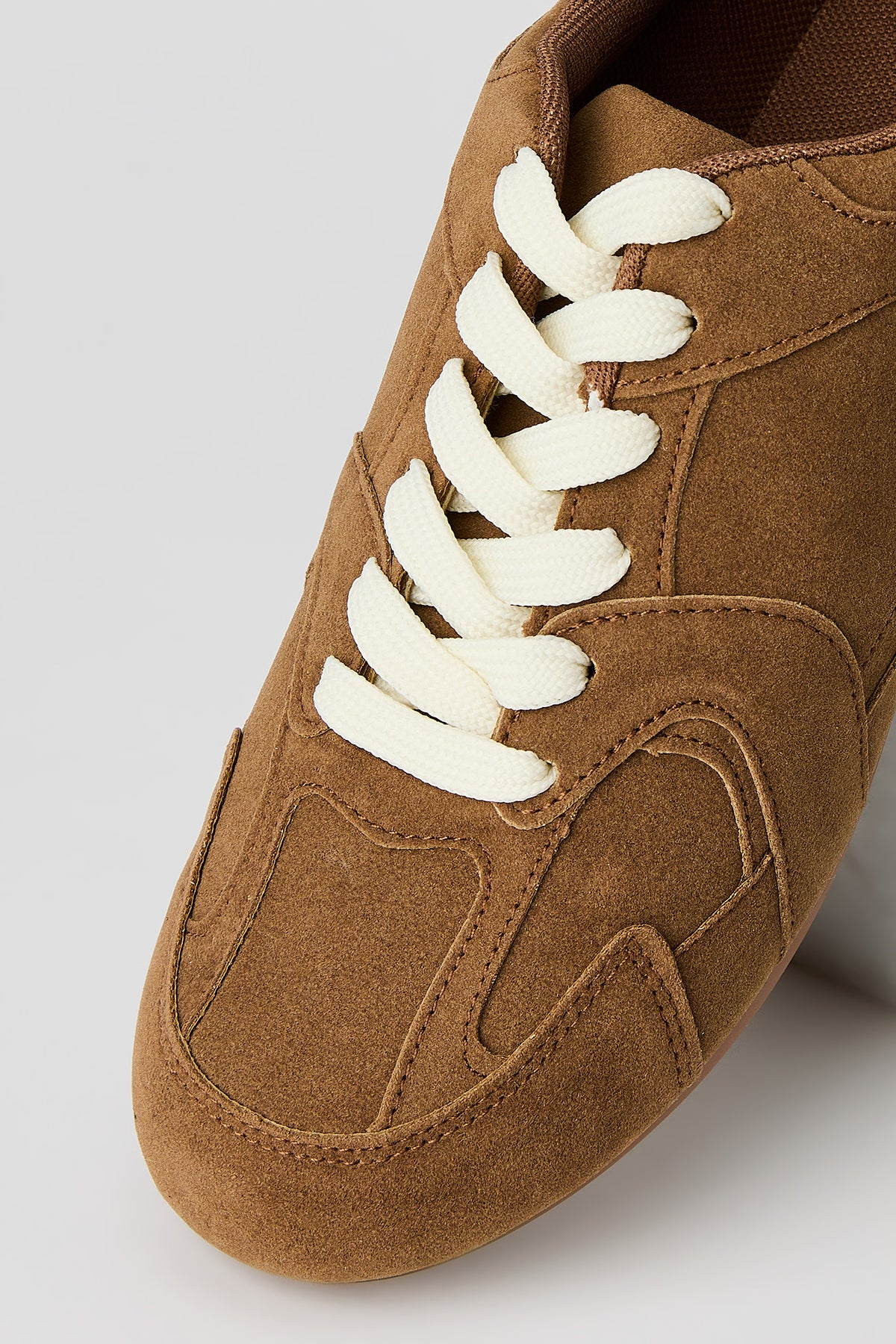 Alt View 4. Retro Sneaker - Brown