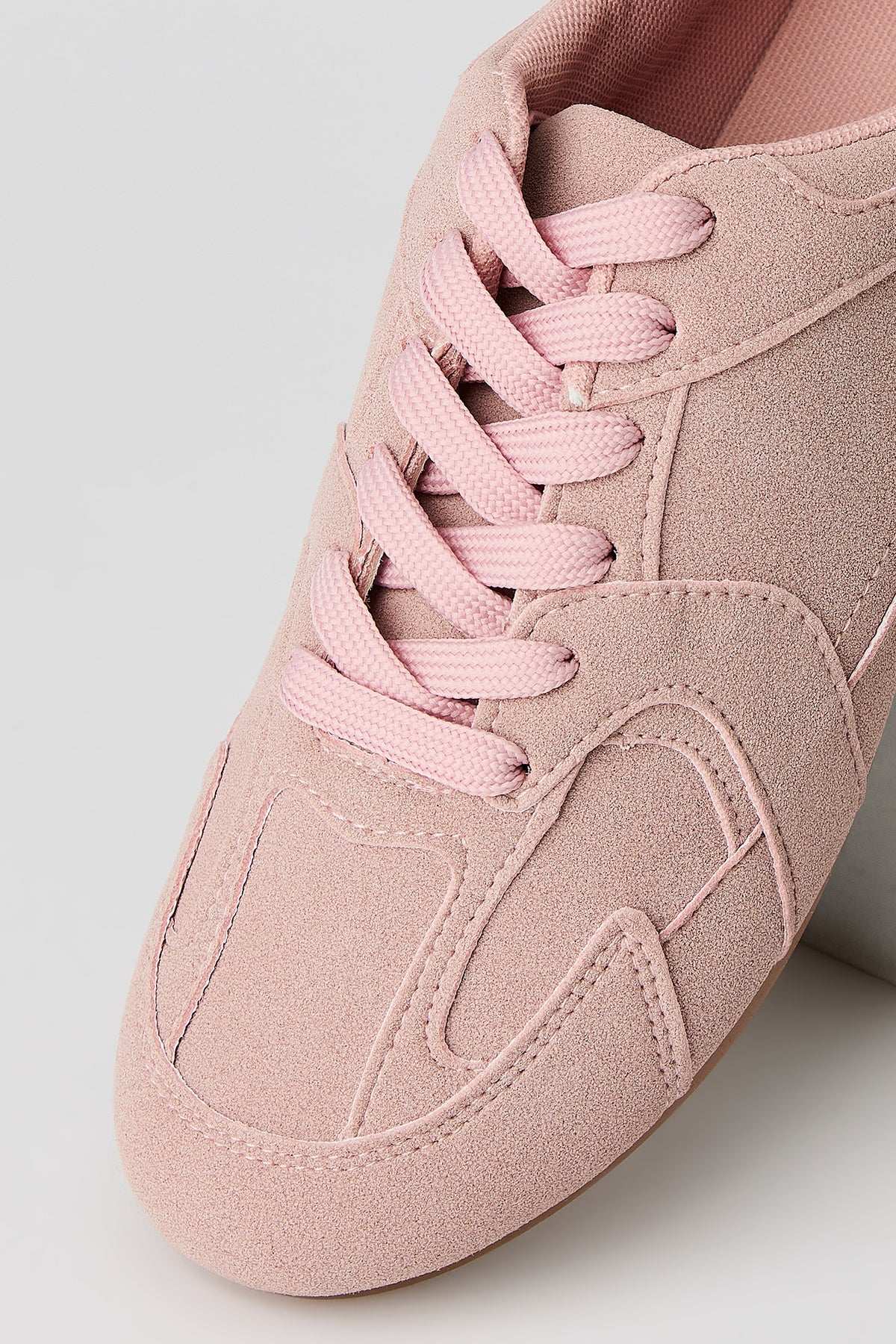 Alt View 3. Retro Sneaker - Light Pink
