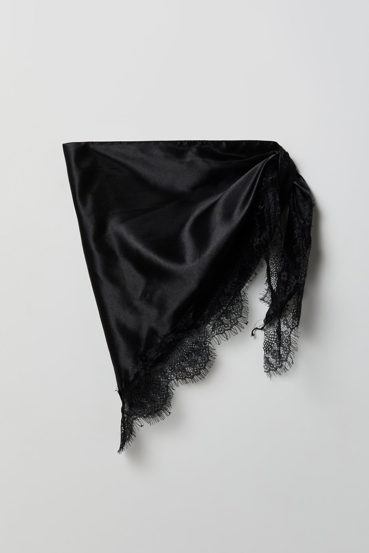 Écharpe triangulaire en satin