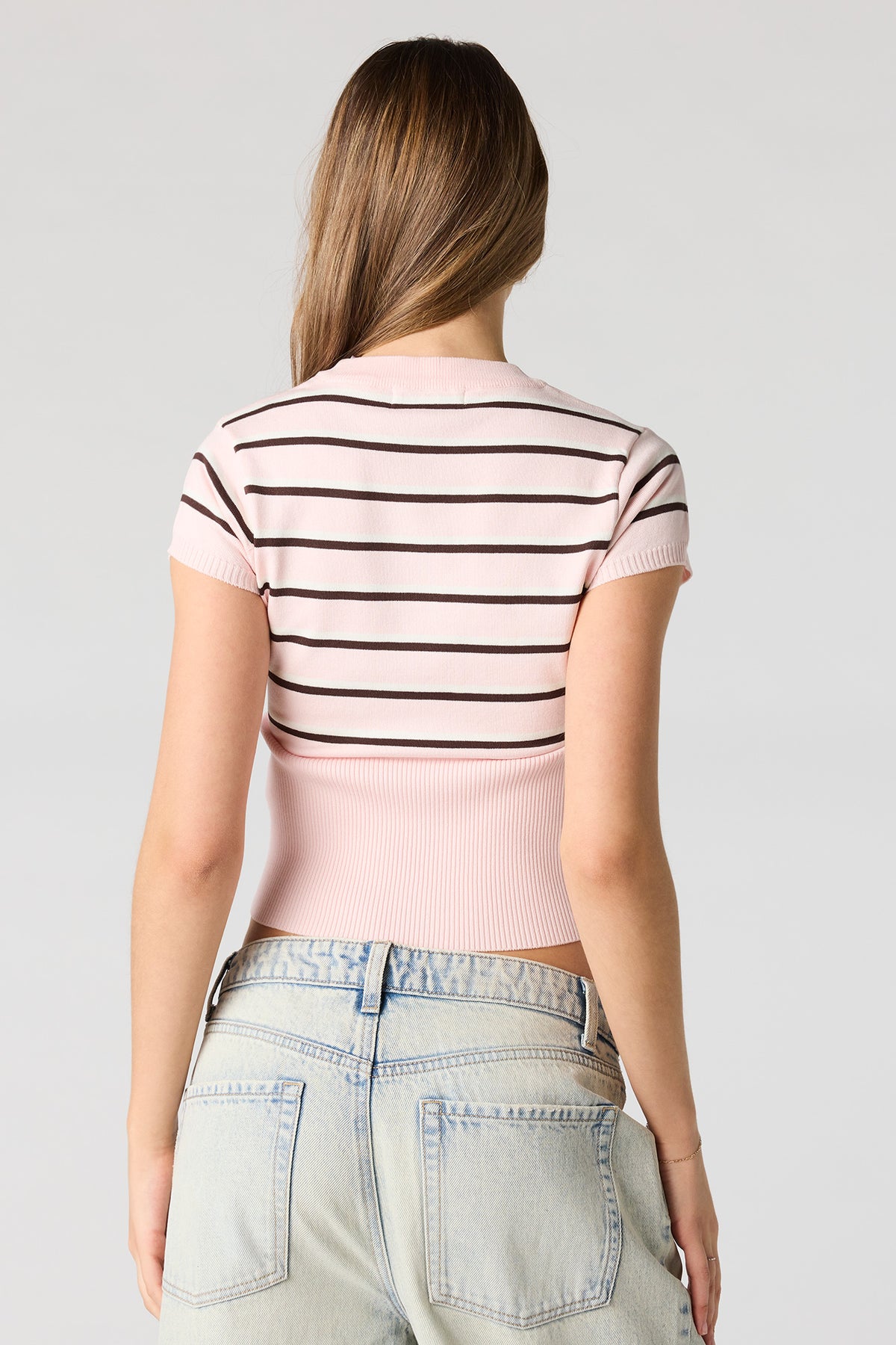Vue alternative 2. Haut en tricot de jacquard à manches courtes