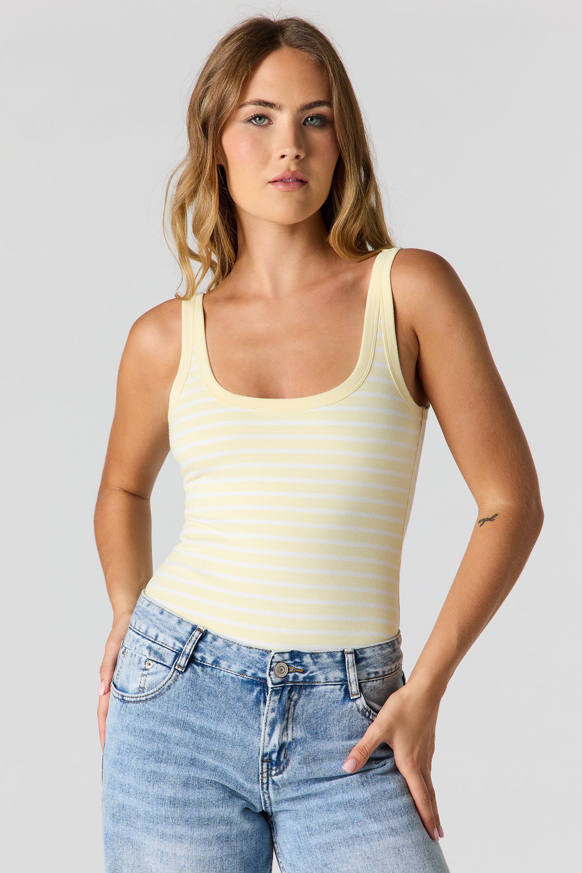 Maillot profilé doux à encolure dégagée