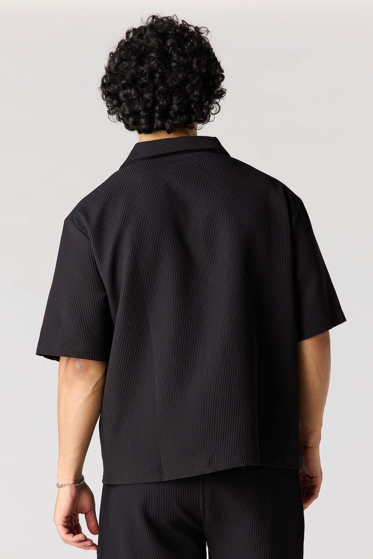 Alt View 2. Textured Button-Up Collared Boxy Top - Black