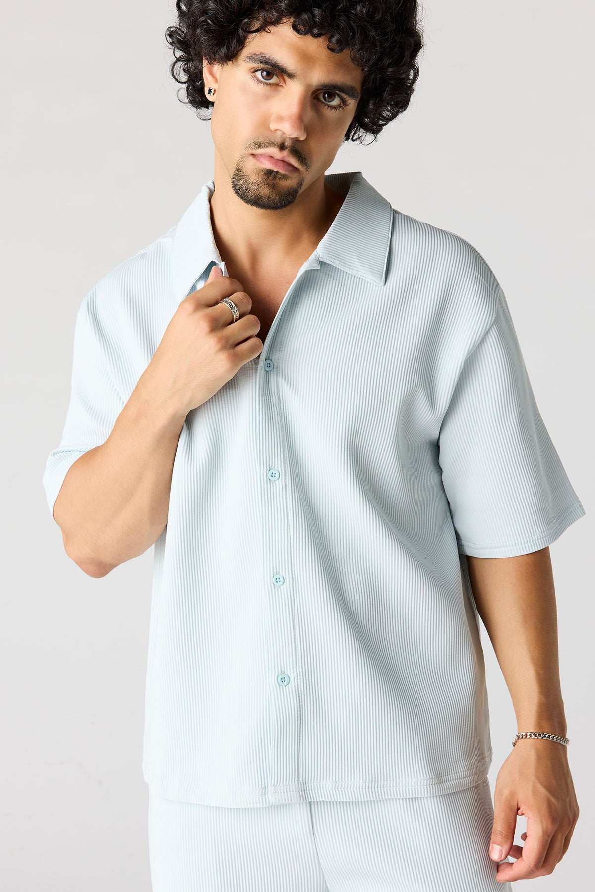 Haut carré boutonné texturé avec col
